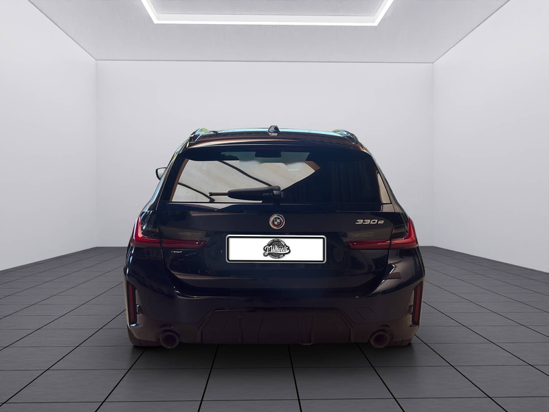 BMW 330 Touring 330eAS PHEV 50 jahre led pdc camera headup trekhaak pano btw... — photo 6