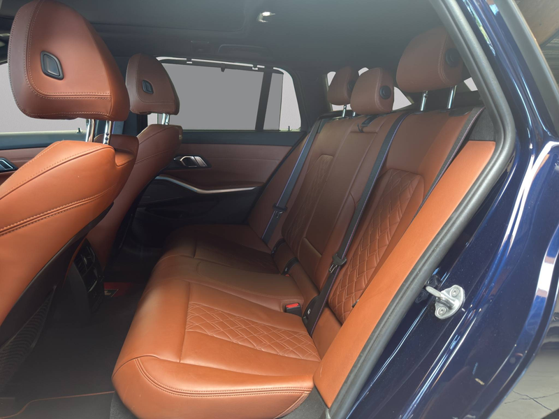 BMW 330 Touring 330eAS PHEV 50 jahre led pdc camera headup trekhaak pano btw... — photo 14