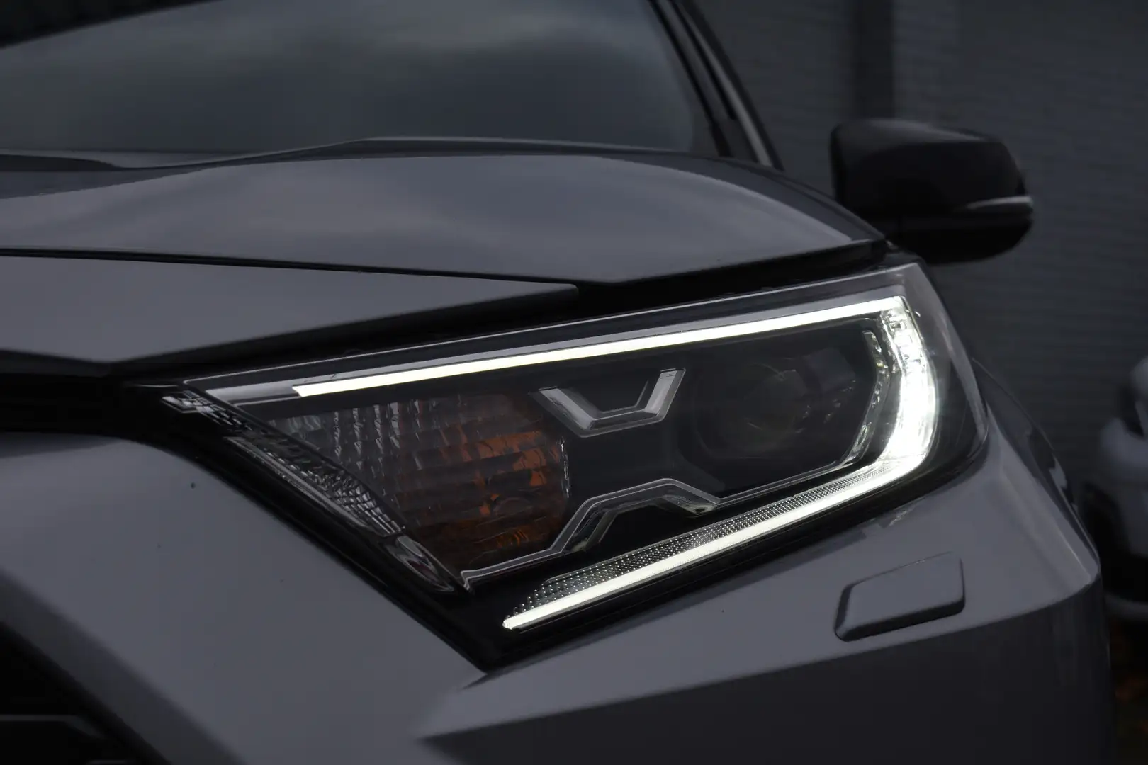 Toyota RAV 4 2.5 Hybrid Bi-Tone Limited Automaat 218pk | Trekha Grau - 2
