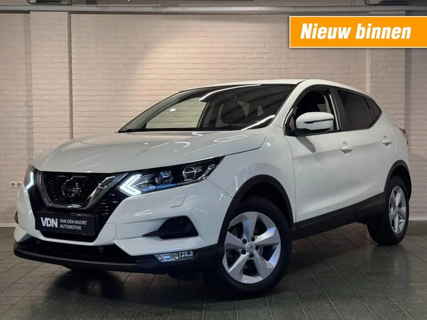 Nissan Qashqai 1.2 Acenta 116pk Camera LED Stoelverwarming Clima Blanc - 1