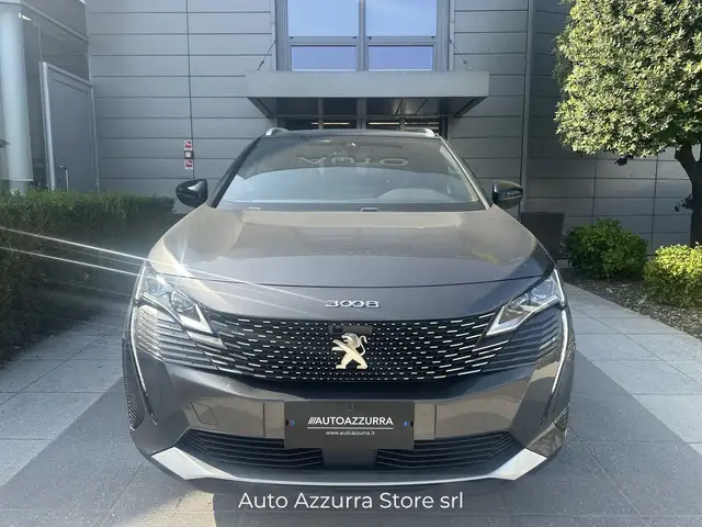 Peugeot 3008 view 2