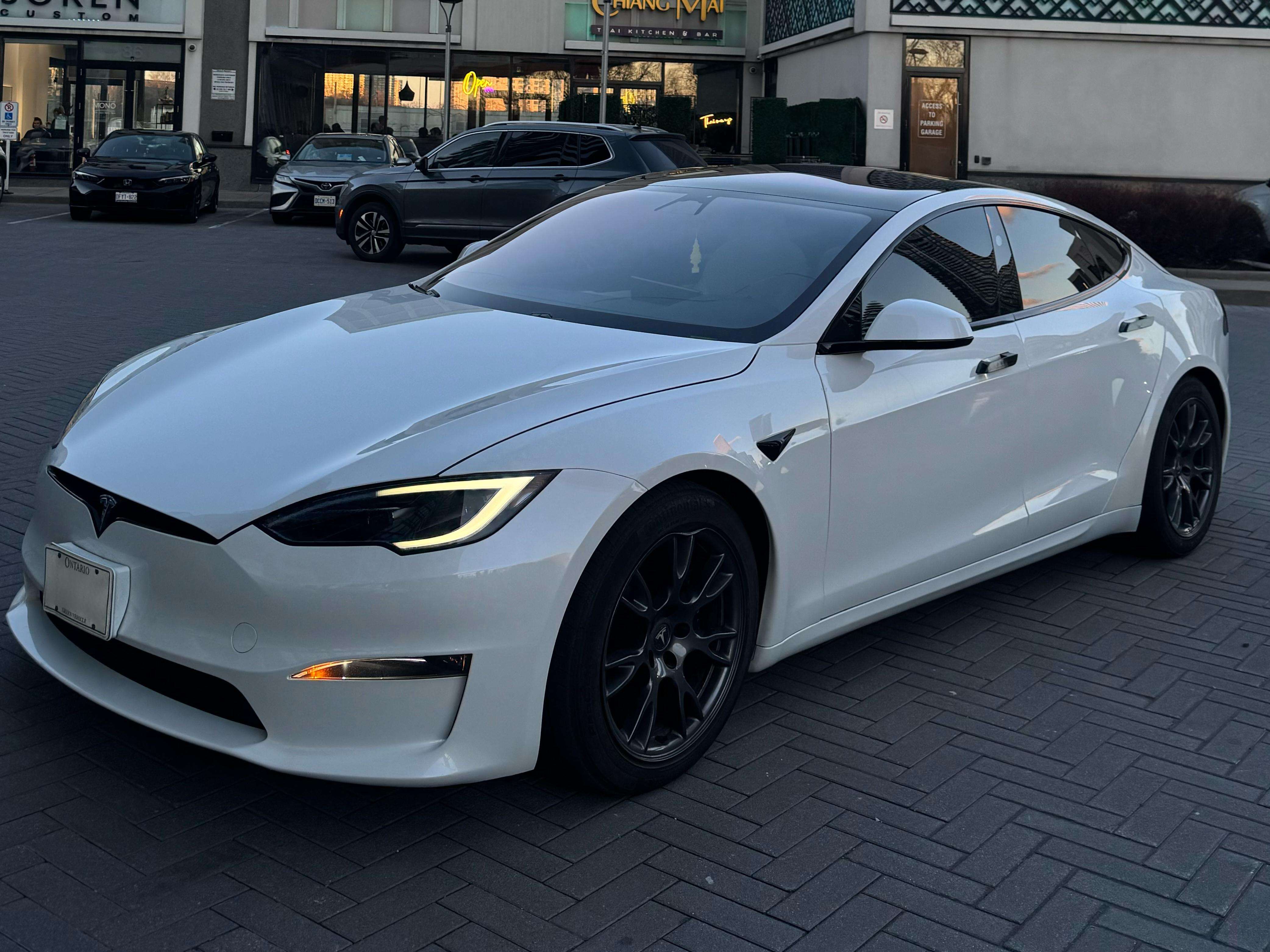 2023 Tesla Model S Standard Range AWD -Ltd Avail-