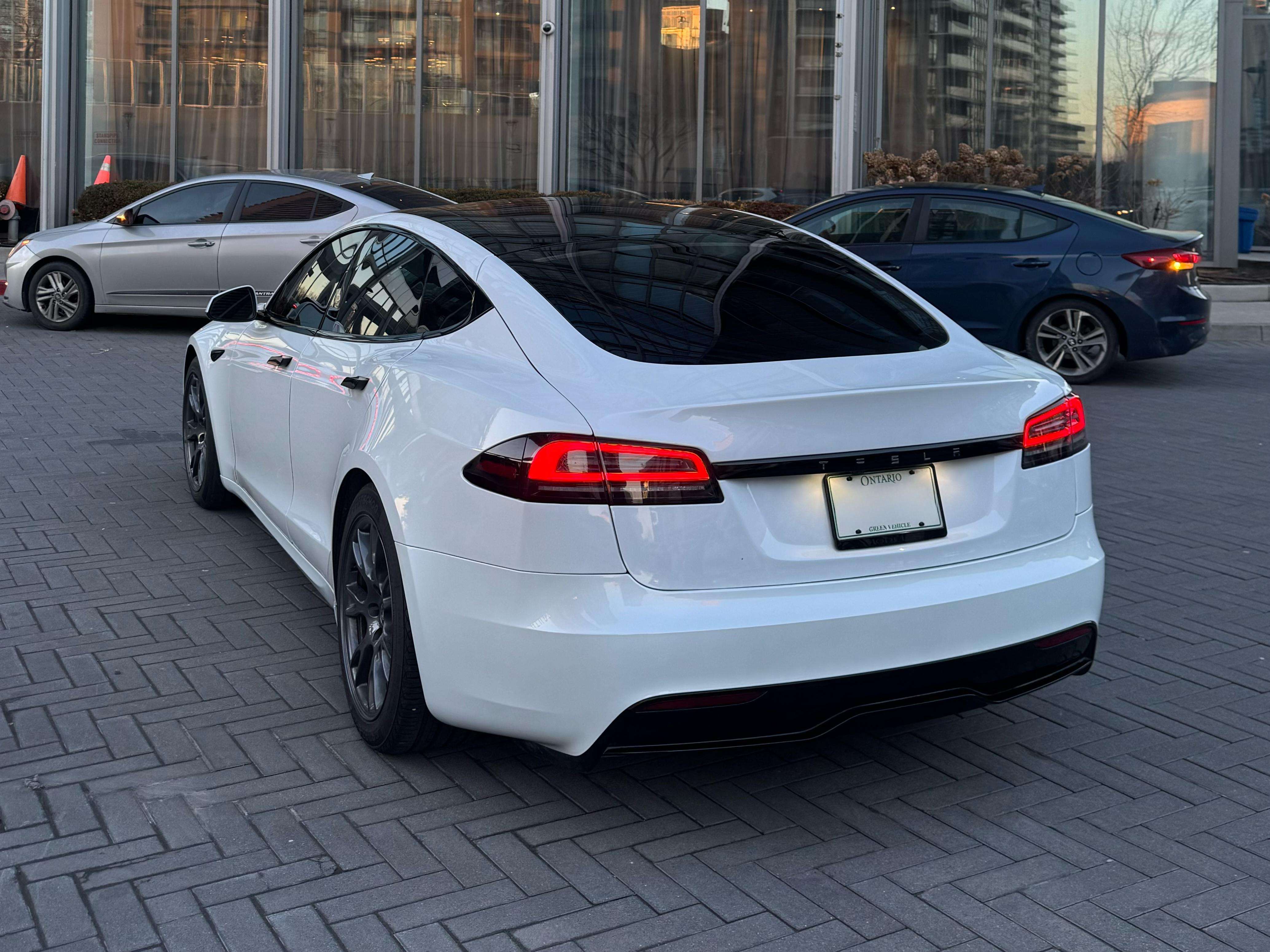 2023 Tesla Model S Standard Range AWD -Ltd Avail- alt 4