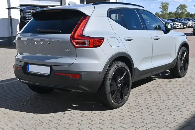 Volvo XC40 view 5