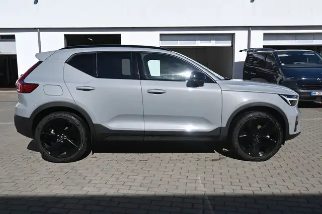Volvo XC40 view 6