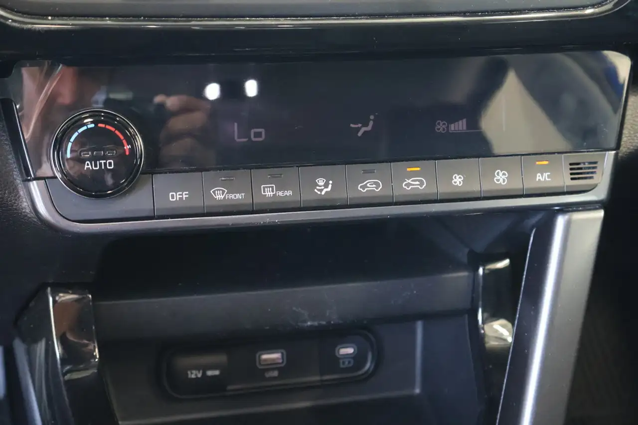 Kia Seltos снимка Kia Seltos