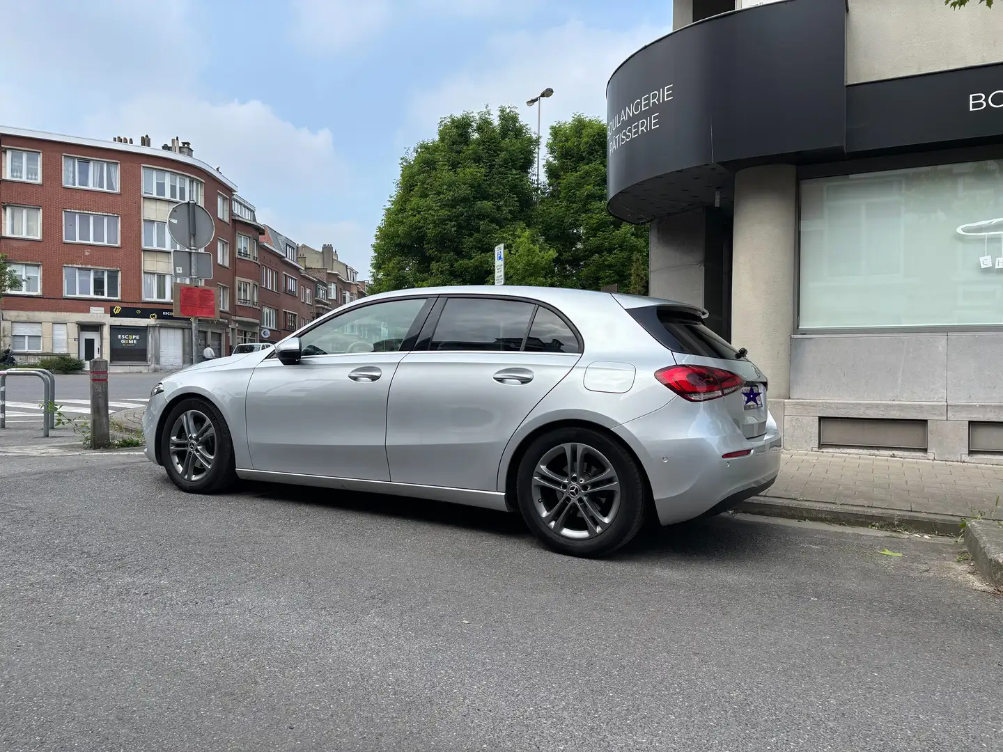 Mercedes-Benz A 200 Launch Edition Argent - 2