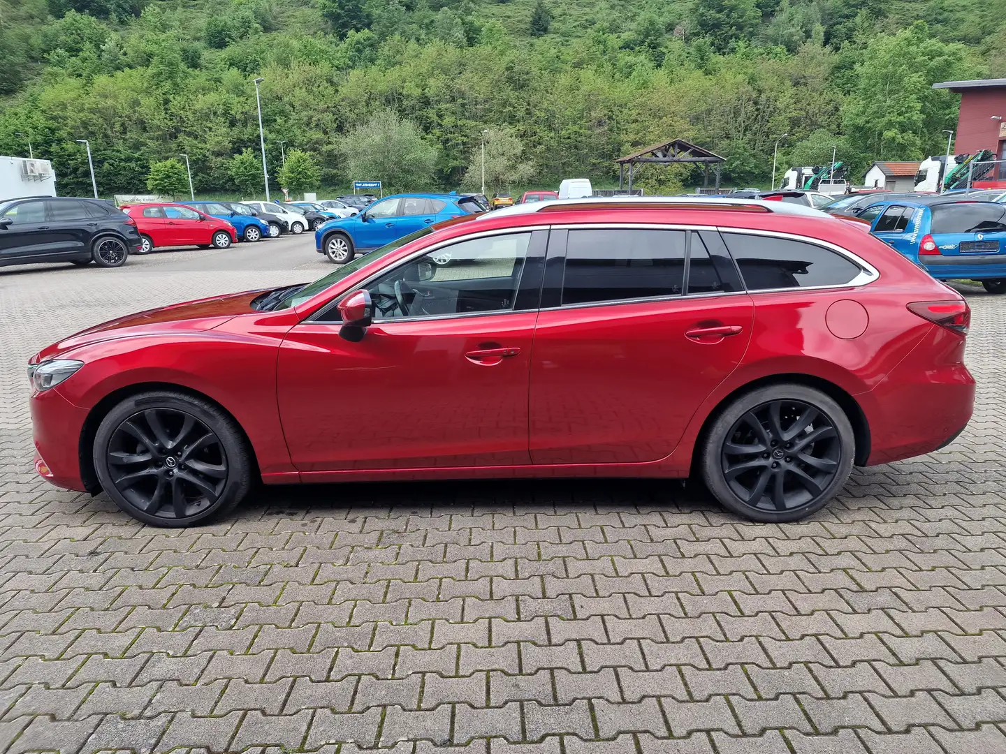 Mazda 6 Sports-Line/LEDER/NAVI/KAMERA/Scheckheft/1.Hand/ Schwarz - 1