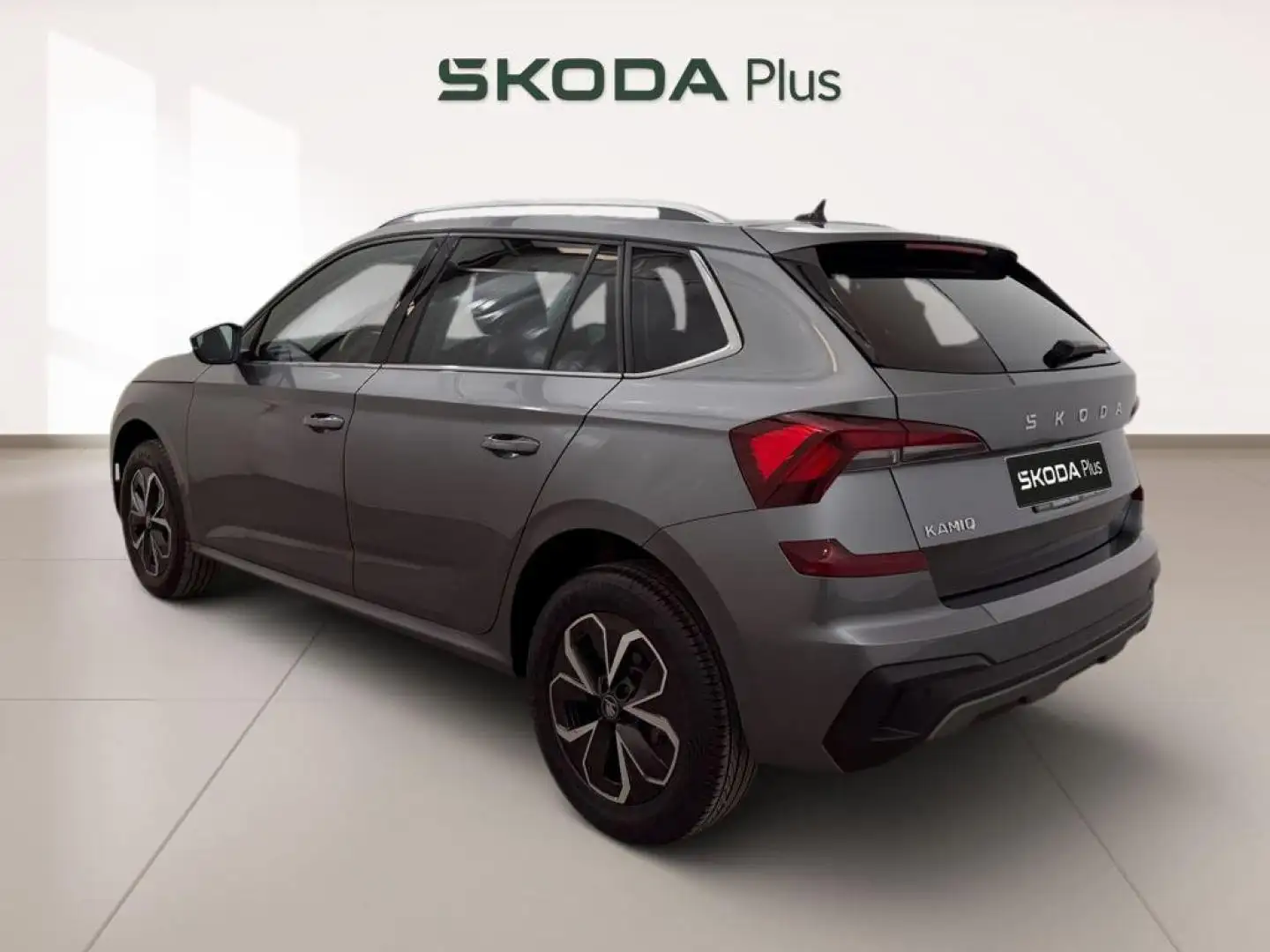 Skoda Kamiq 1.0 TSI Selection 85kW Gris - 2