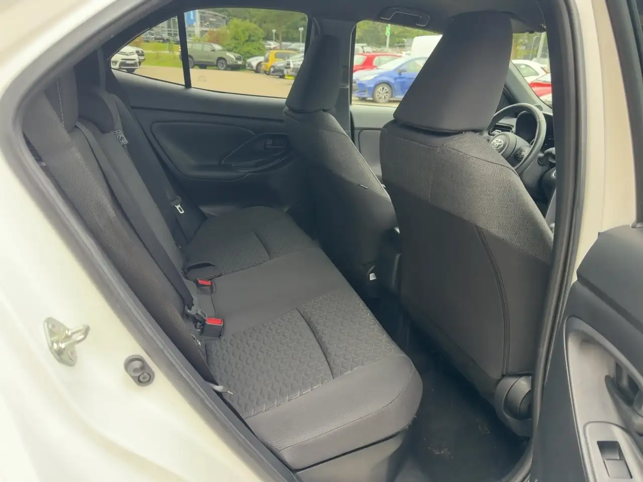 Toyota Yaris Cross 1,5-l Hybrid Team D*R-Kamera*Navi*8-Fach*, миниатюра 12