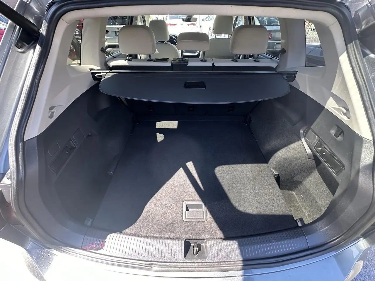 Volkswagen Tiguan снимка Volkswagen Tiguan