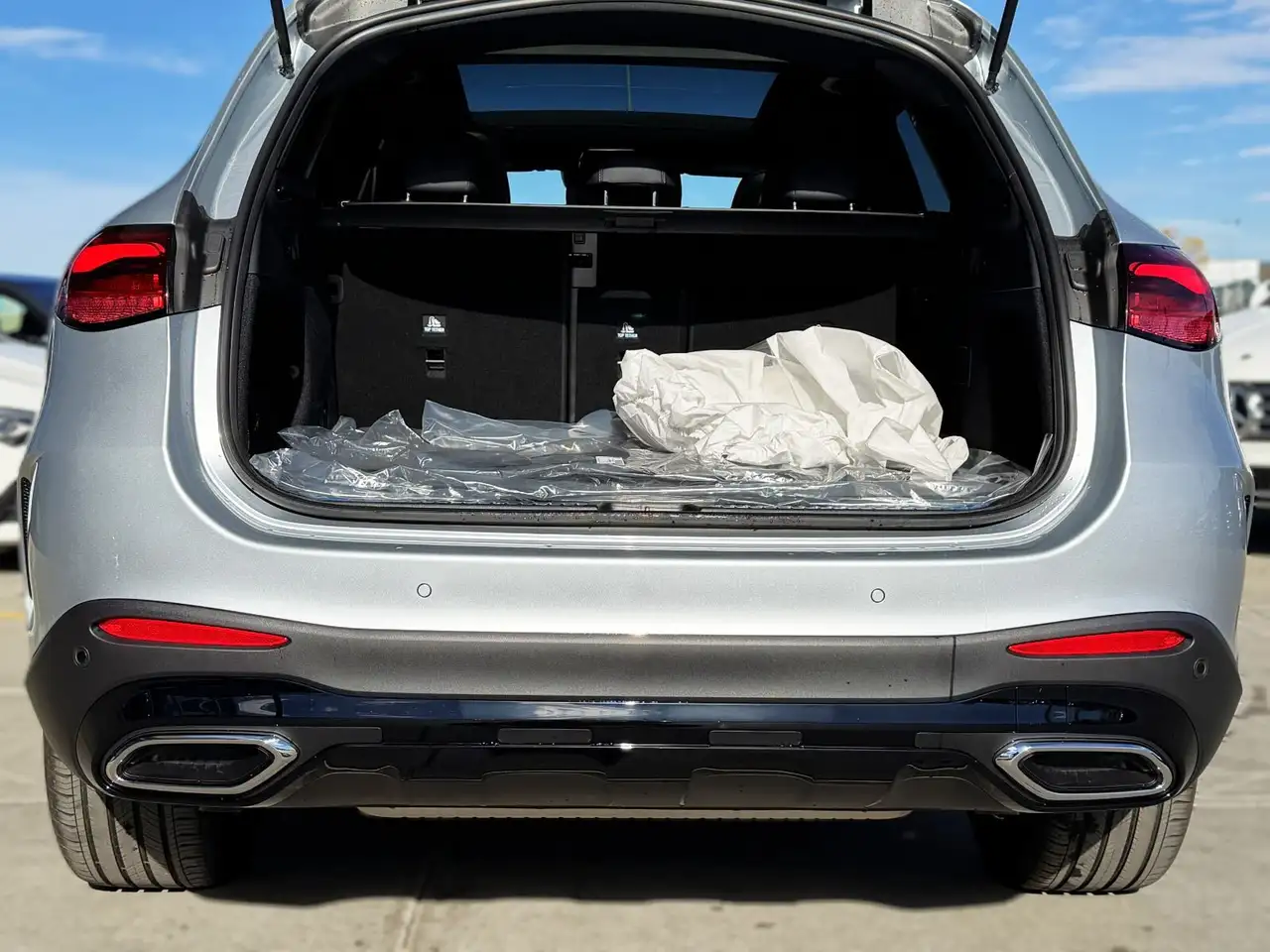 Mercedes-Benz GLC снимка Mercedes-Benz GLC
