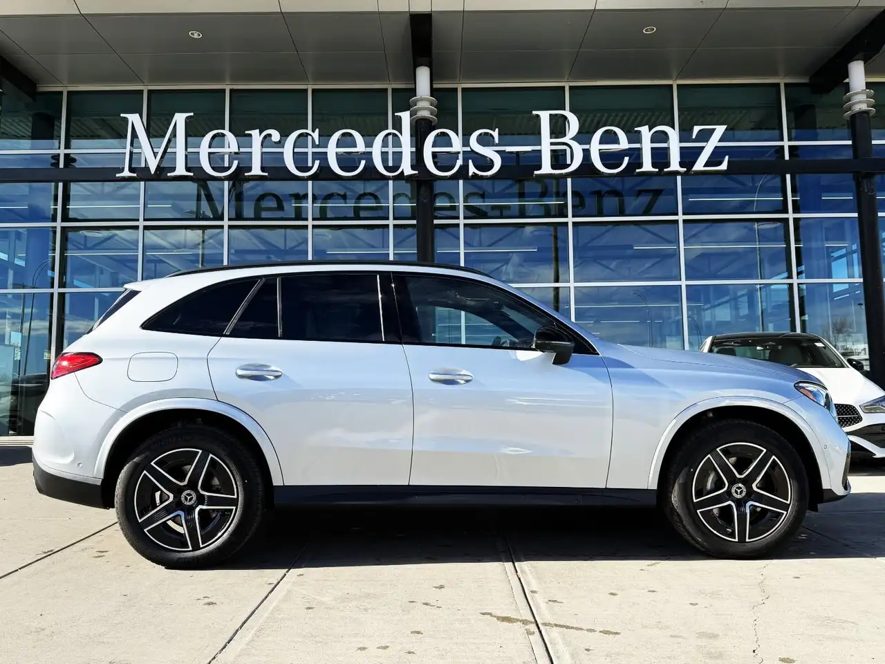 Mercedes-Benz GLC снимка Mercedes-Benz GLC