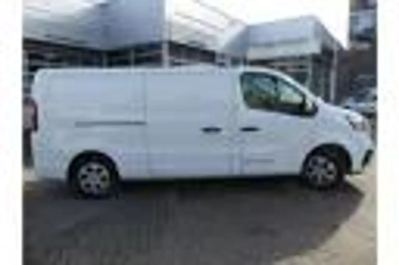 Renault Trafic E-Tech T29 L2H2 Advance 52 kWh / Easy link / Pack Blanc - 2