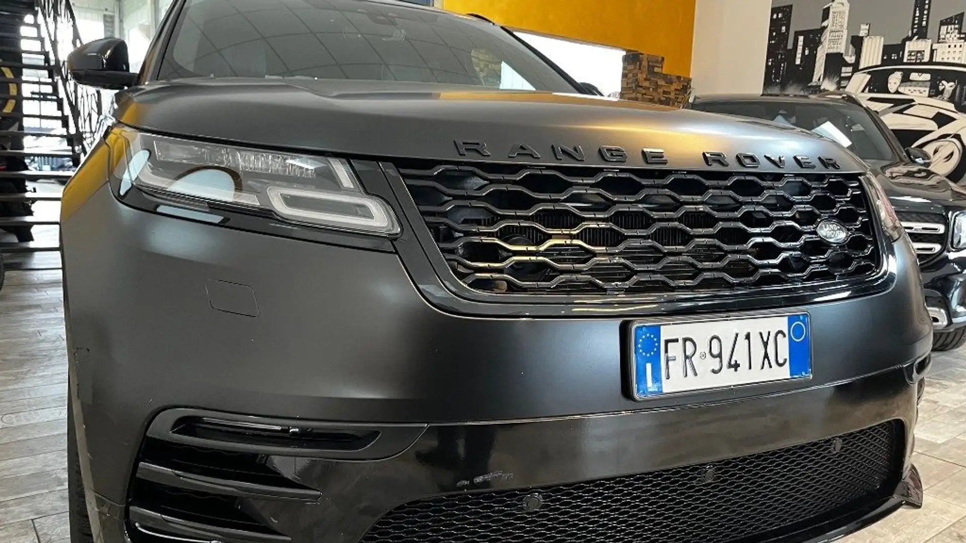 Land Rover Range Rover Velar 2.0D I4 240 CV R-Dynamic HSE- WRAPPING - Nero - 2