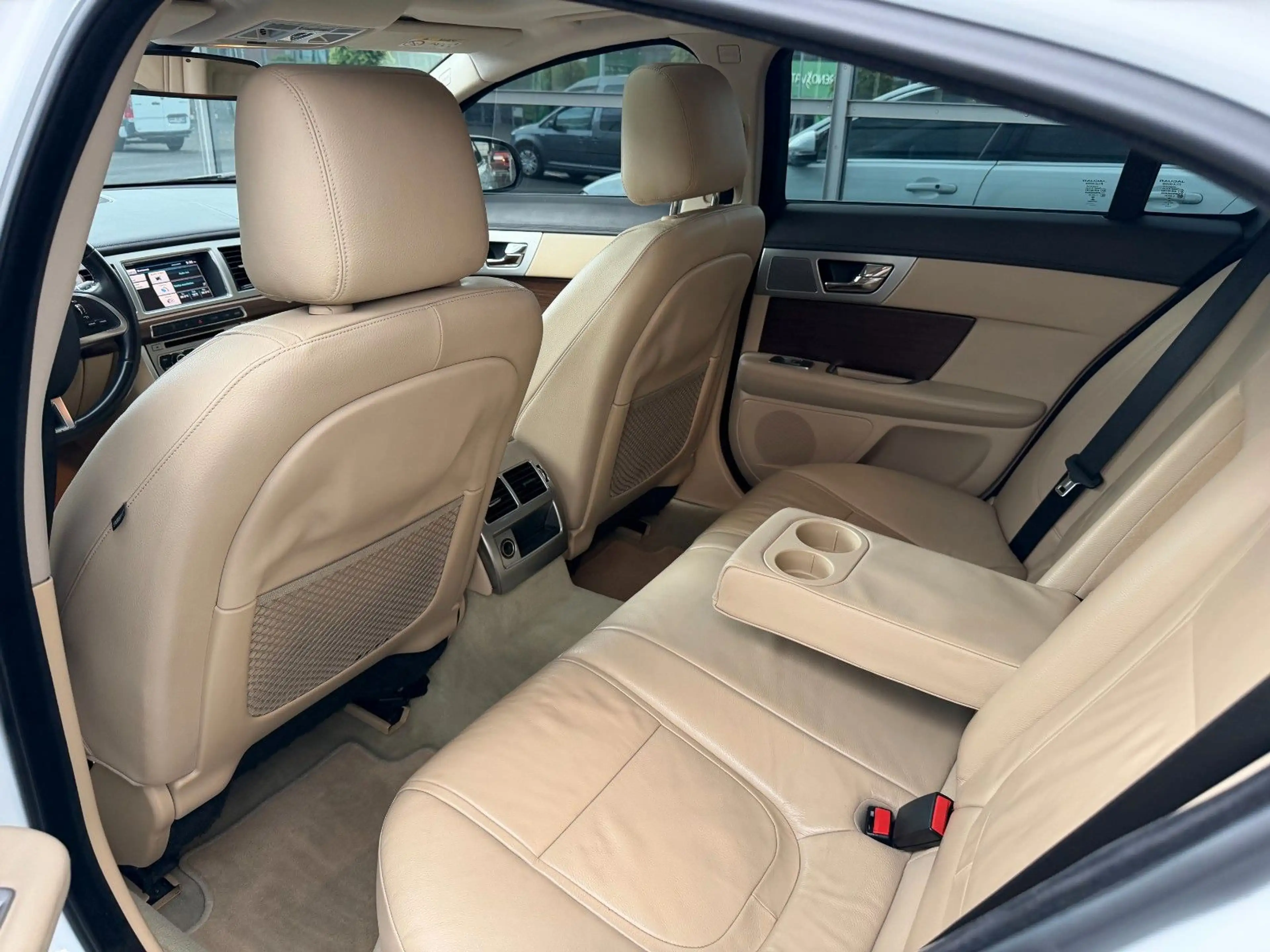 Jaguar XF 3.0 V6 Kompressor Kamera LED Leder — photo 15