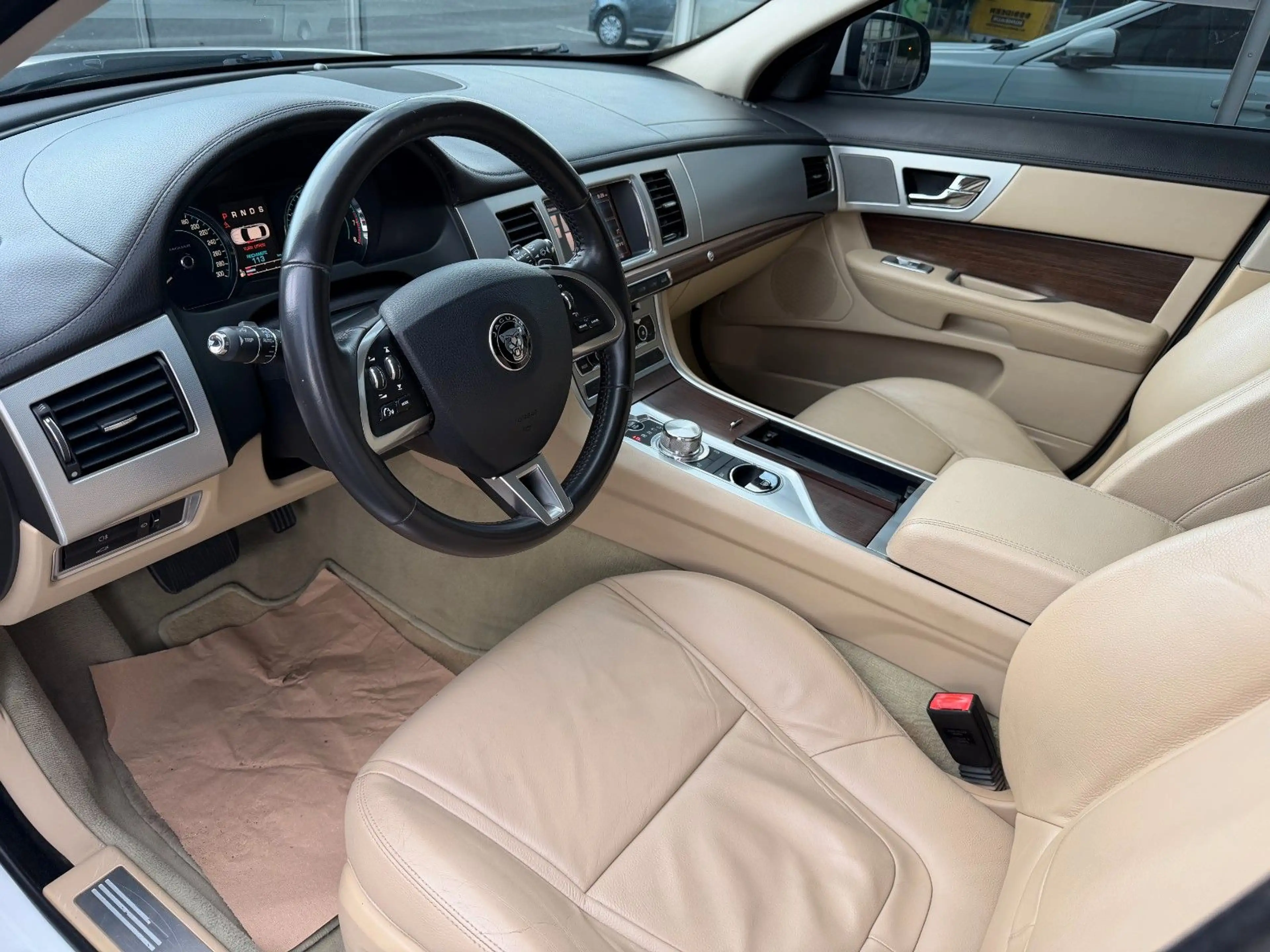 Jaguar XF 3.0 V6 Kompressor Kamera LED Leder — photo 7