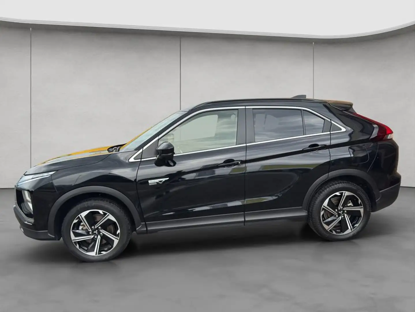 Mitsubishi Eclipse Cross Plug-In Hybrid 4WD Basis Negru - 2