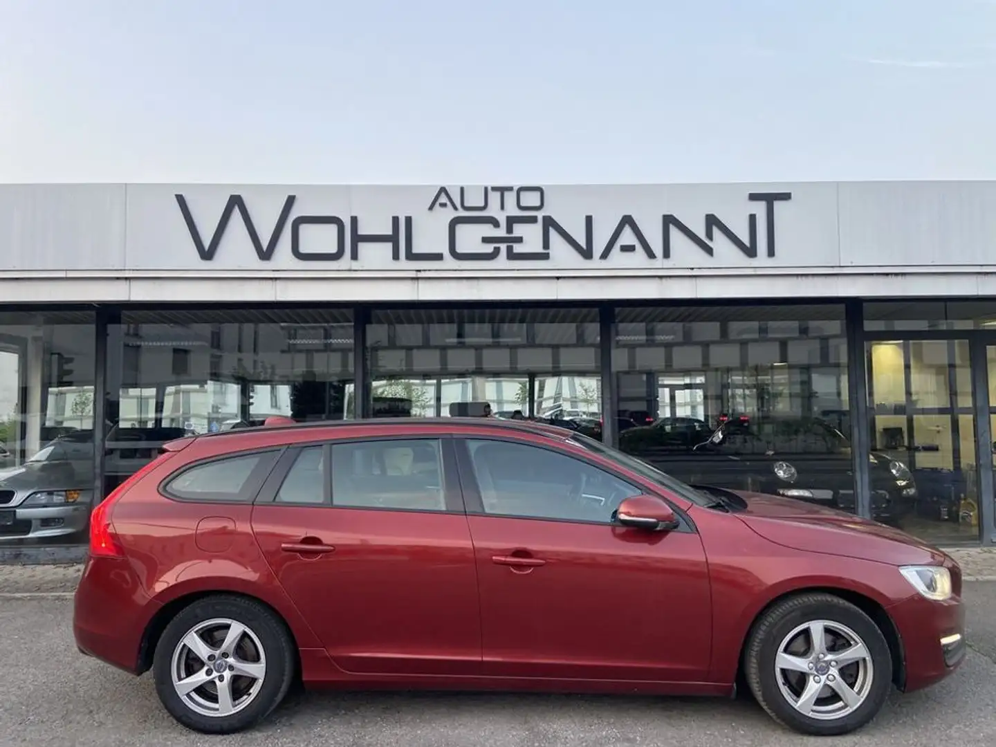 Volvo V60 Kinetic Kombi D 2,0 Rosso - 2