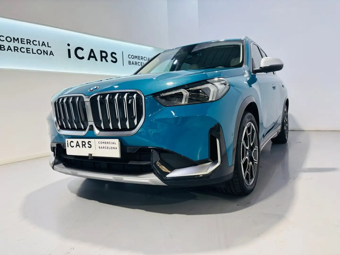 BMW iX1 xDrive30A M Sport Azul - 1