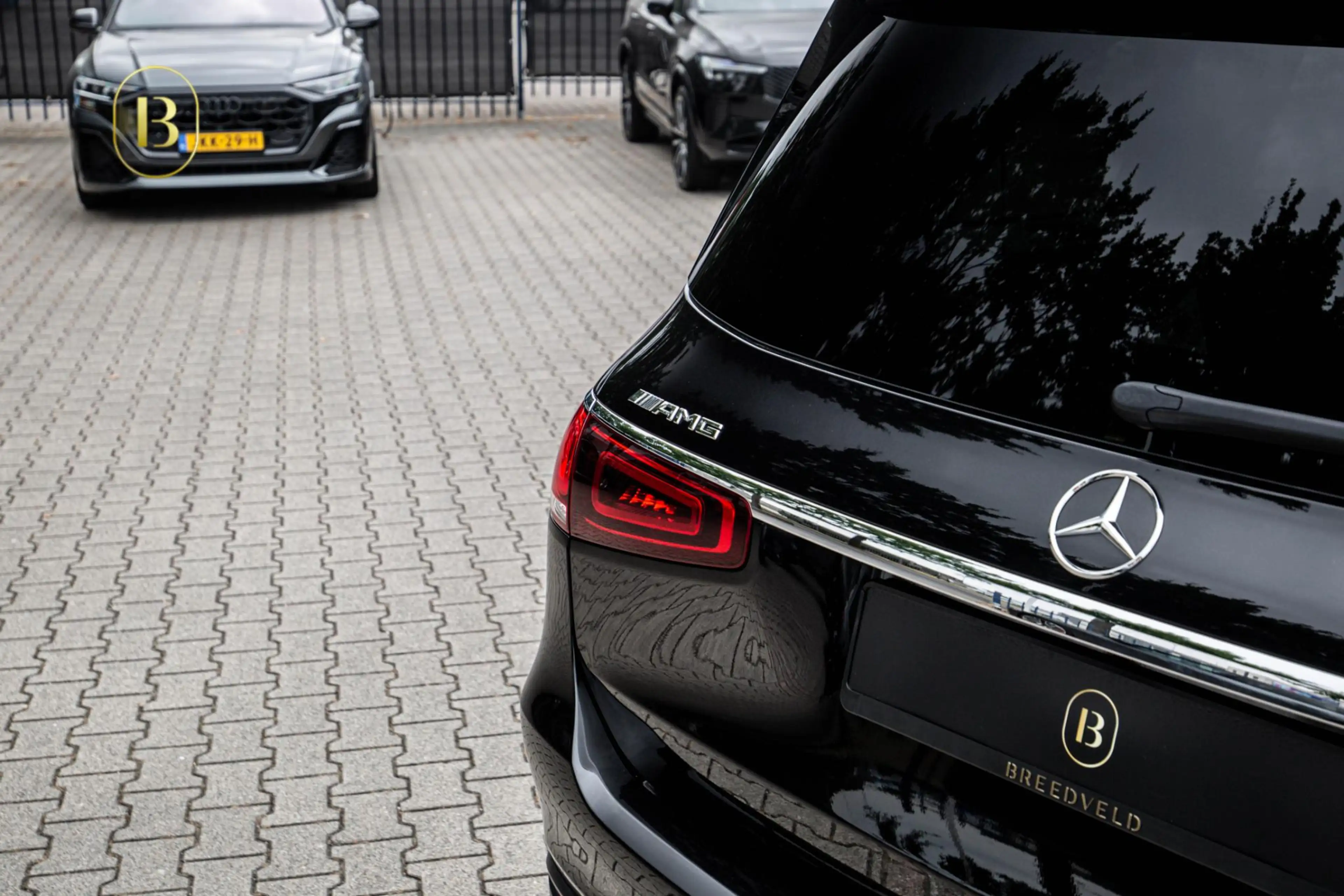 Mercedes-Benz GLS 63 AMG 4MATIC+ Premium Plus — photo 32