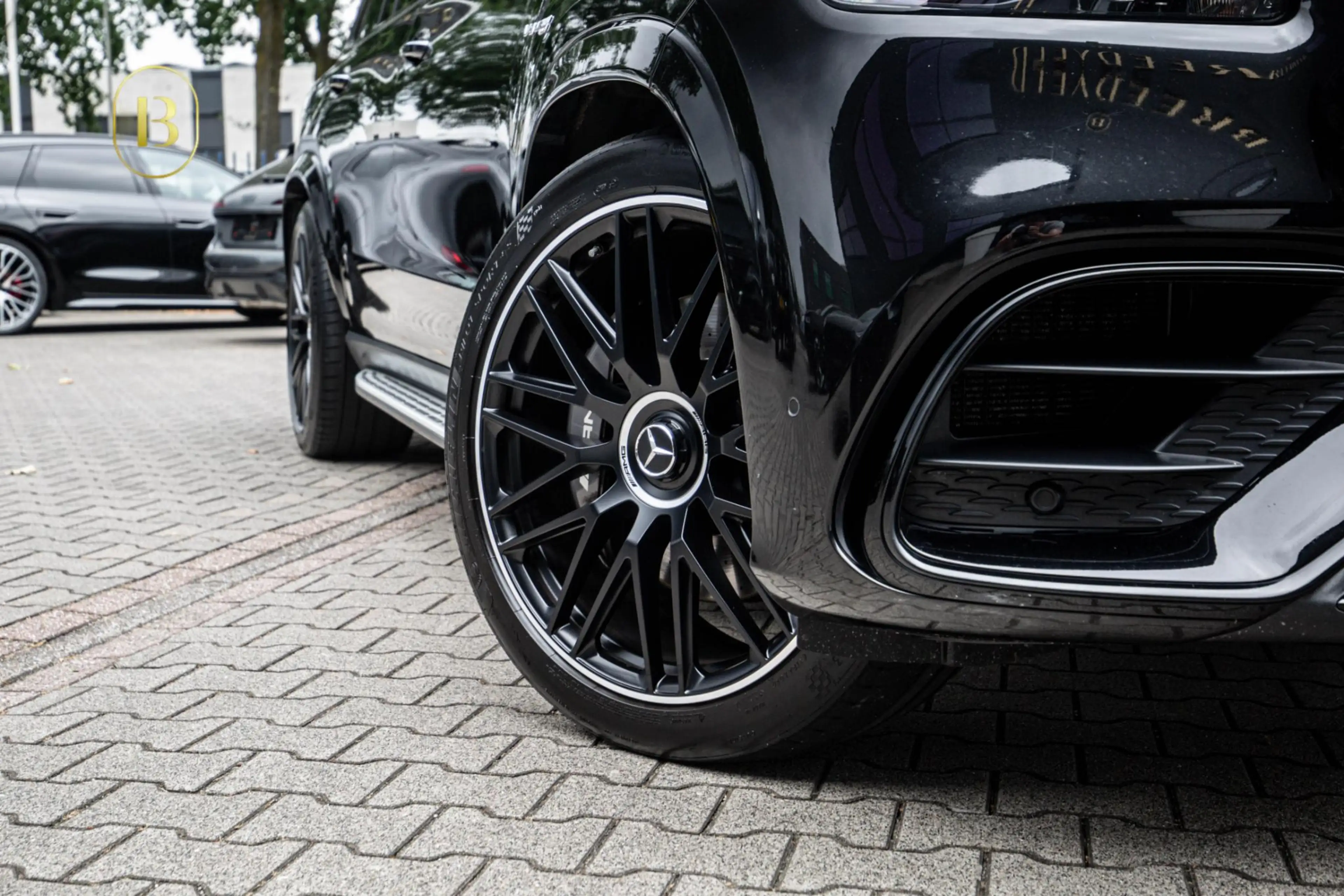 Mercedes-Benz GLS 63 AMG 4MATIC+ Premium Plus — photo 31