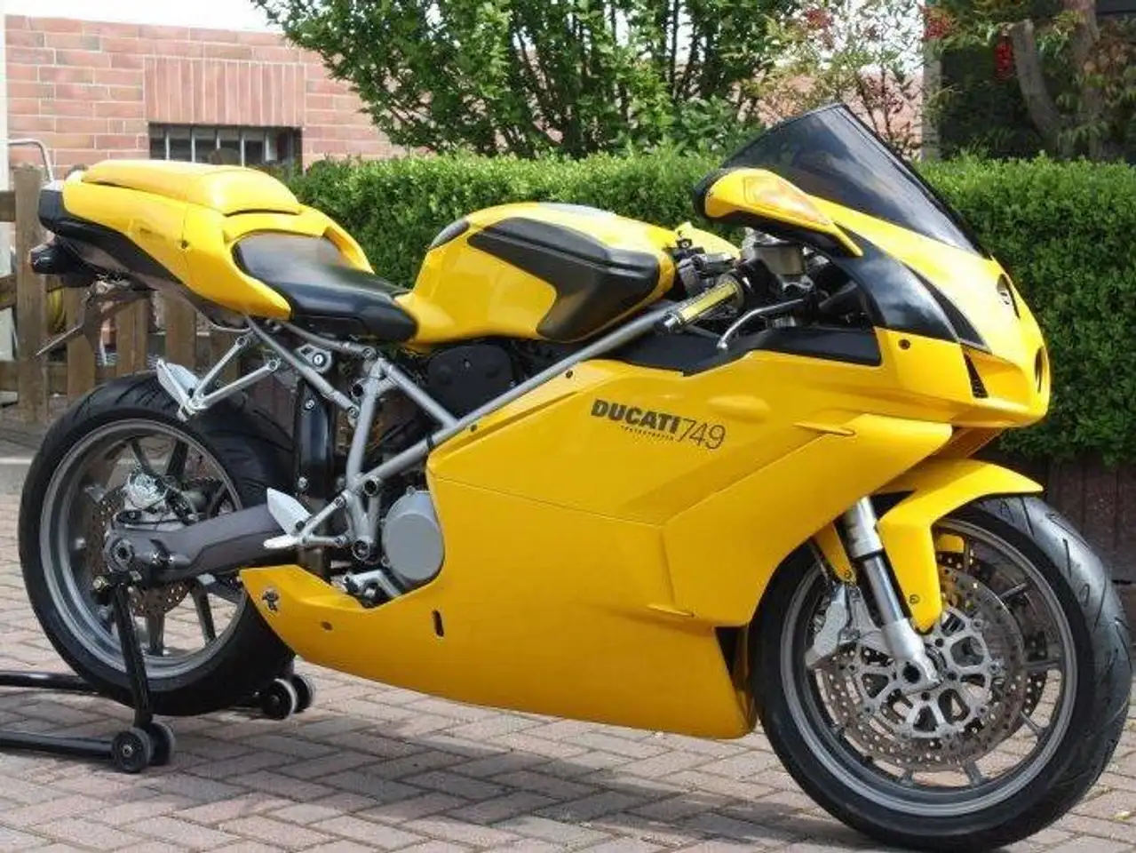 Ducati 749