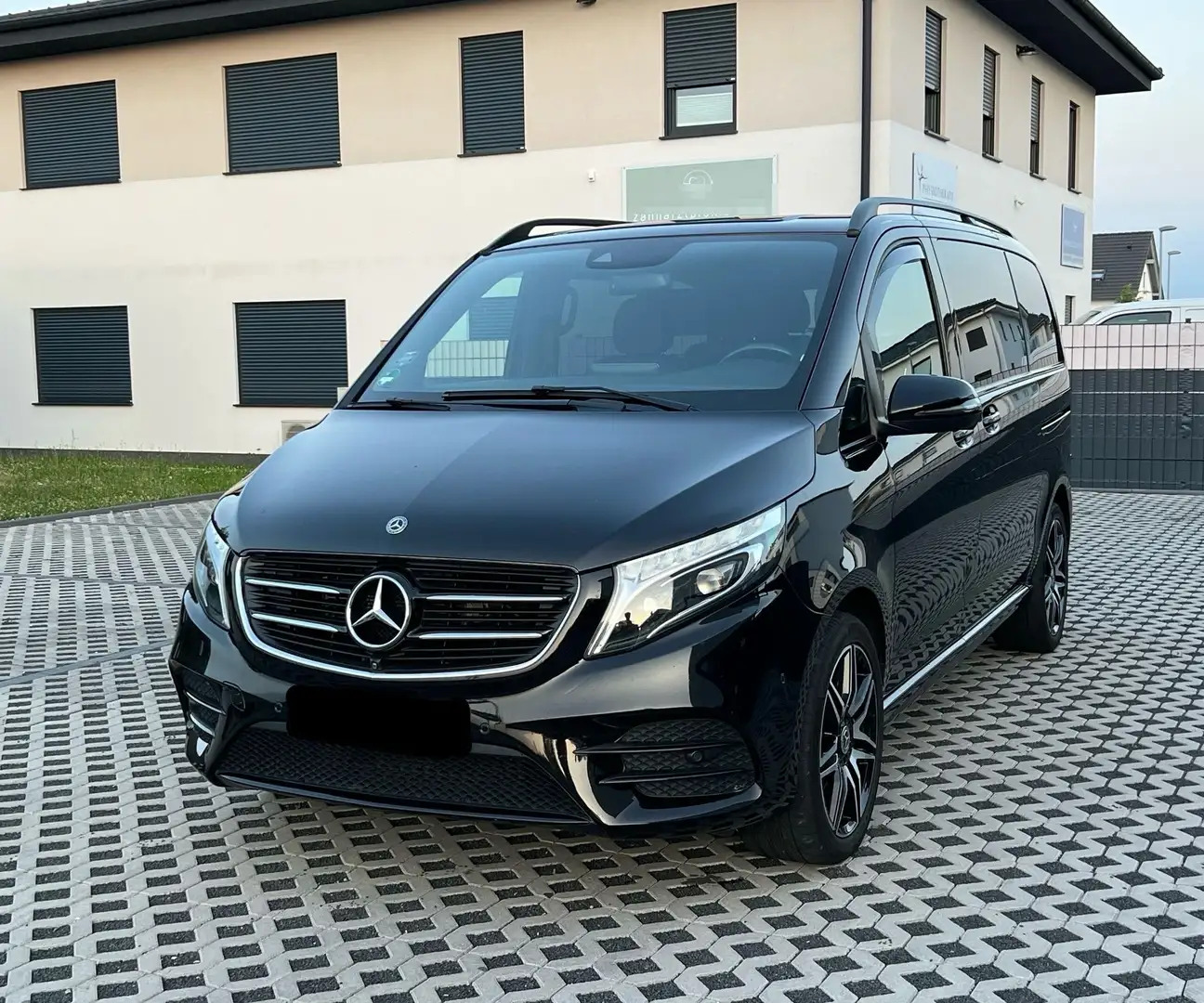 Mercedes-Benz V 250 V 250d kompakt 4Matic AMG-Line-Night-Paket-360*Kam Schwarz - 2