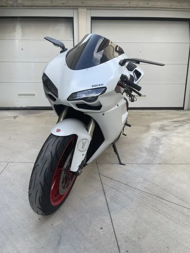 Ducati 848