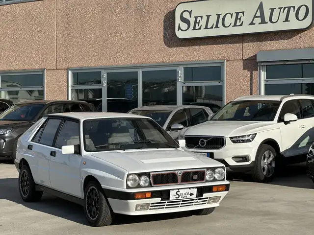 Lancia Delta 2.0 16v HF Integrale