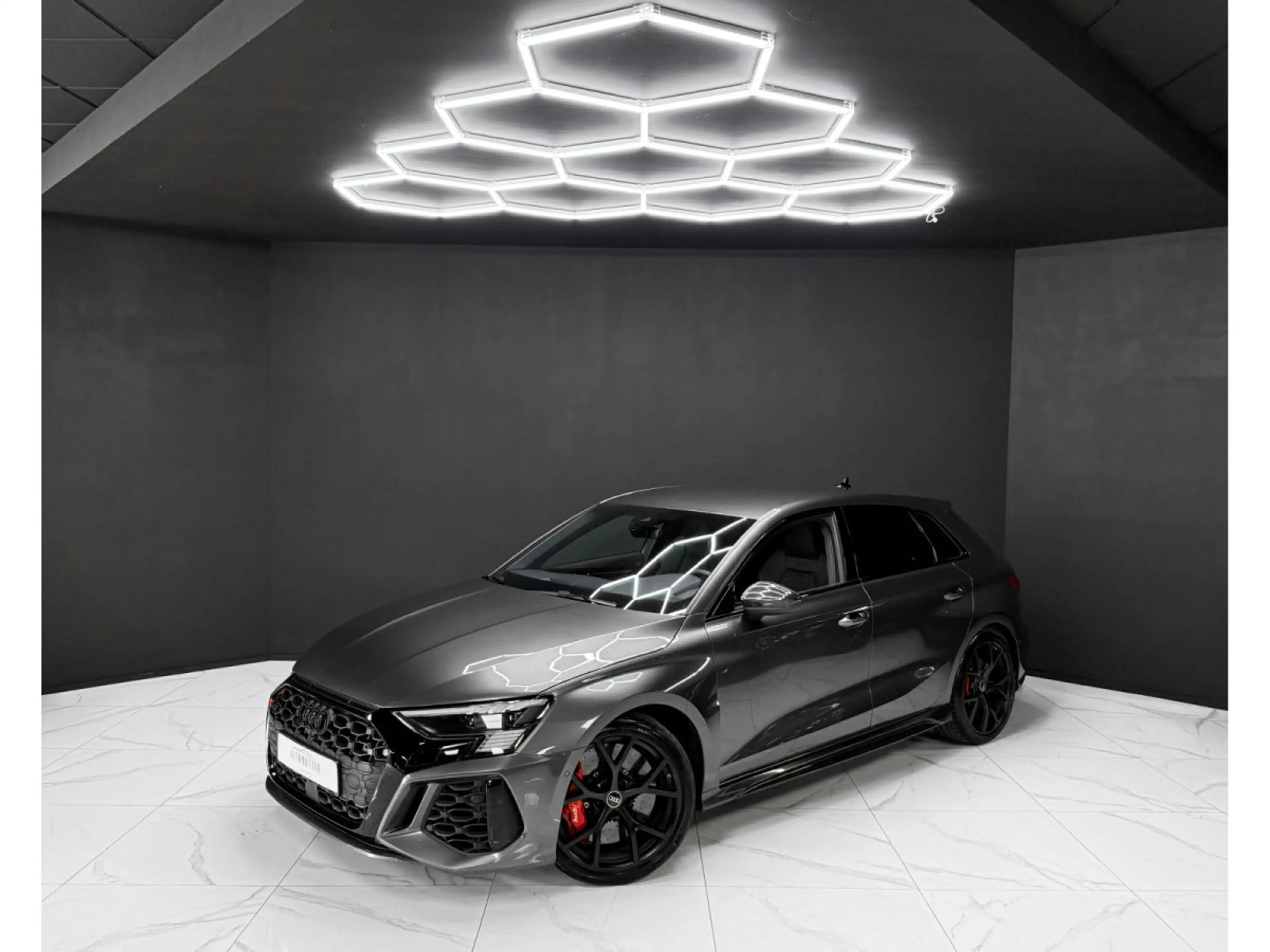 Audi RS3 SPORTBACK / B&O / CERAMIC / CAM / VALCONA