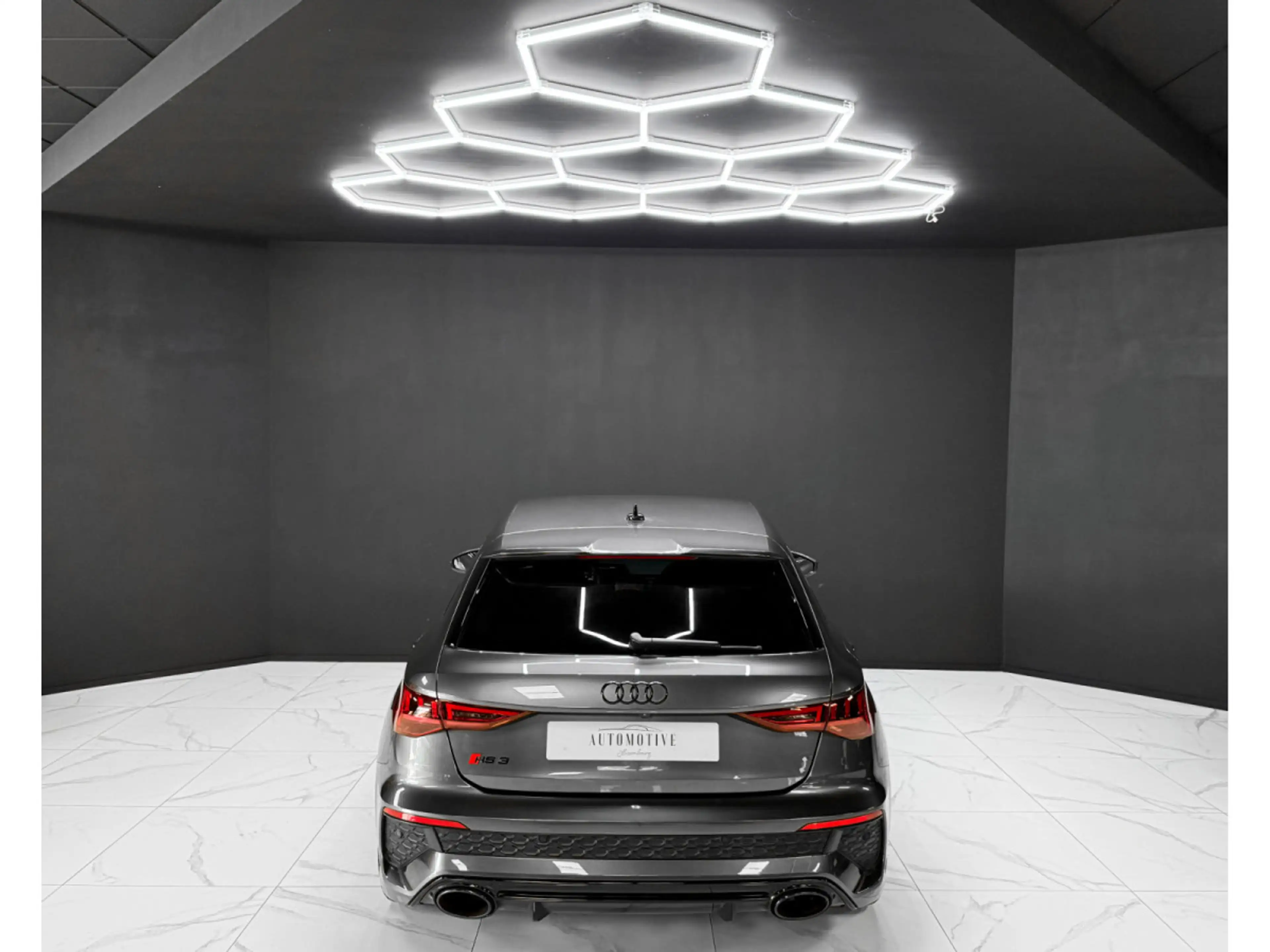 Audi RS3 SPORTBACK / B&O / CERAMIC / CAM / VALCONA — photo 4