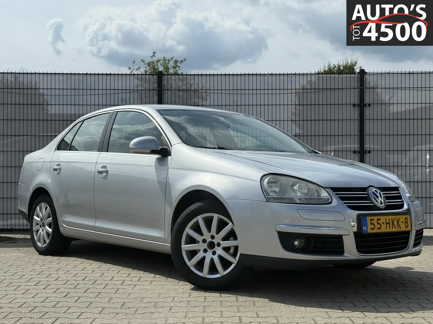 Volkswagen Jetta 1.4 TSI Comfortline Business nieuwe APK! Trekhaak! Grijs - 1