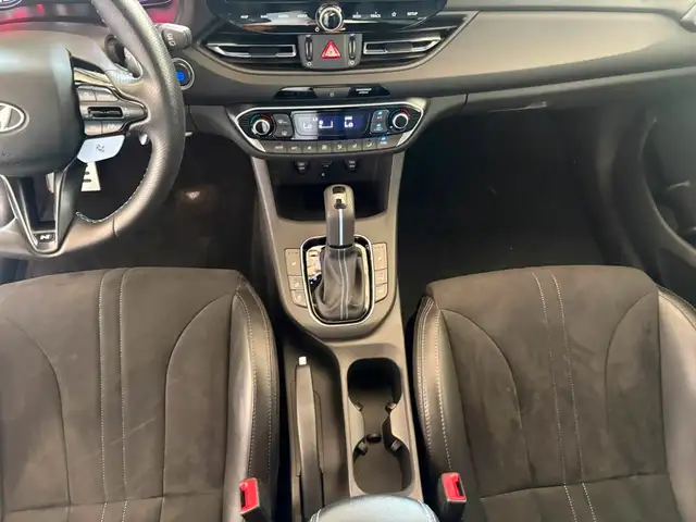 Hyundai i30 view 12