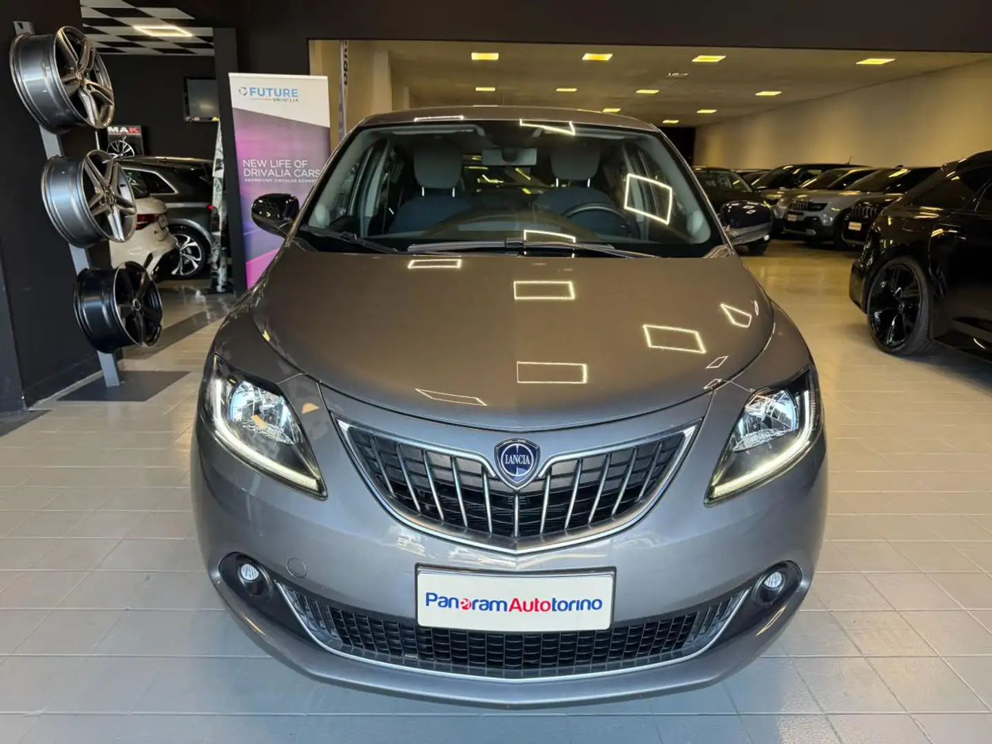 Lancia Ypsilon 1.0 FireFly 5 porte S&S Hybrid Gold Gris - 2