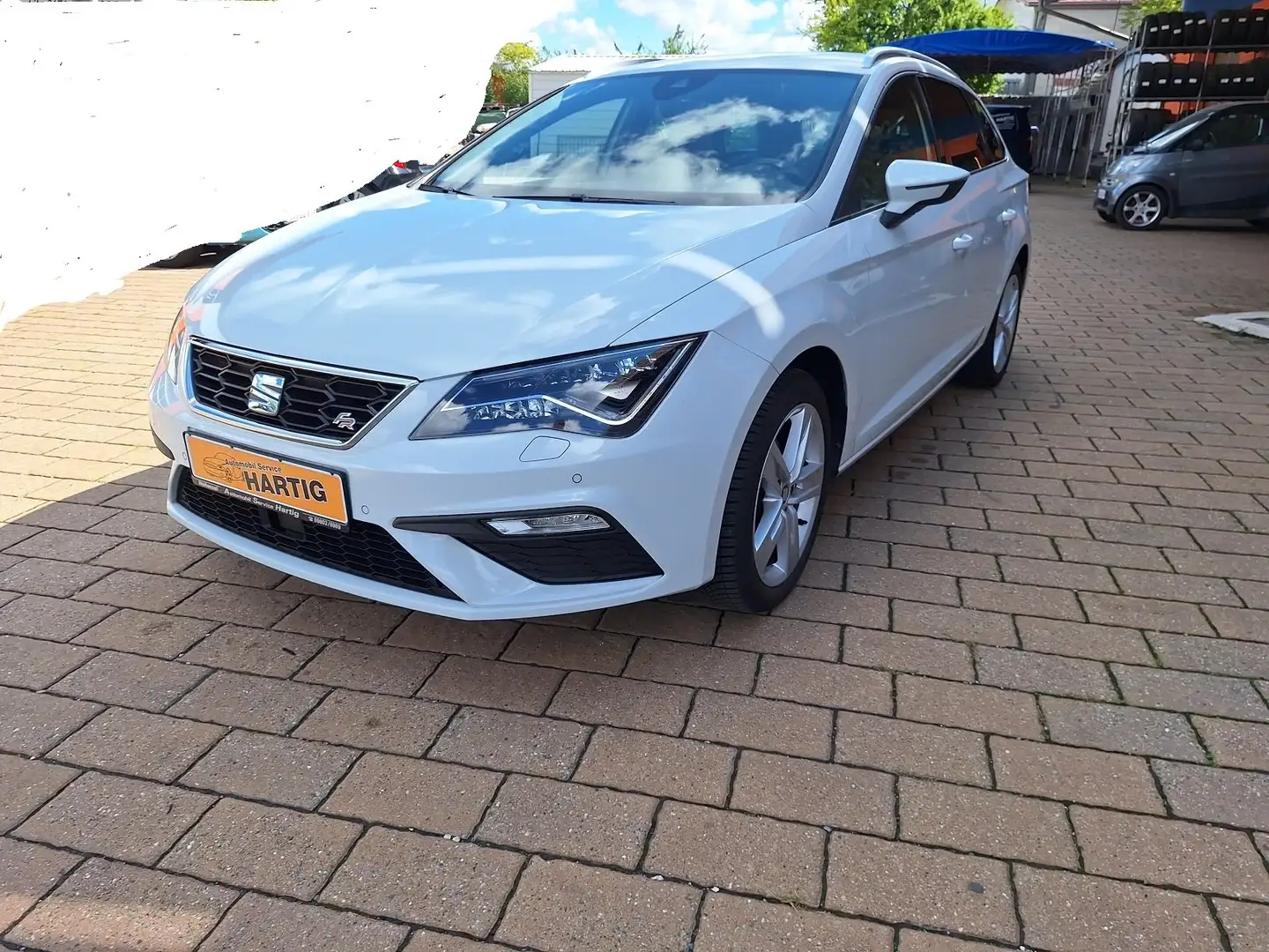 SEAT Leon Leon ST 1.5 TGI Start / CNG Gas Weiß - 1