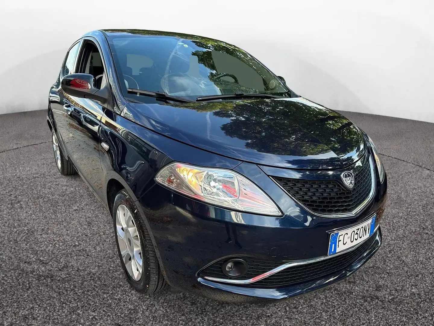 Lancia Ypsilon 5 Porte 1.2 8v 69cv Gold Bleu - 1