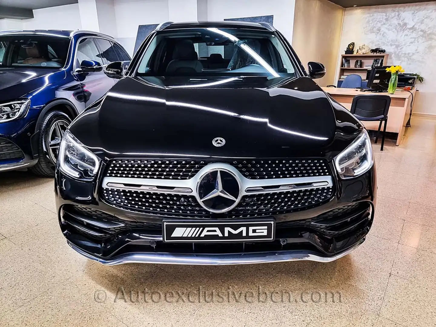 Mercedes-Benz GLC 300 300e 4Matic 9G-Tronic Schwarz - 1