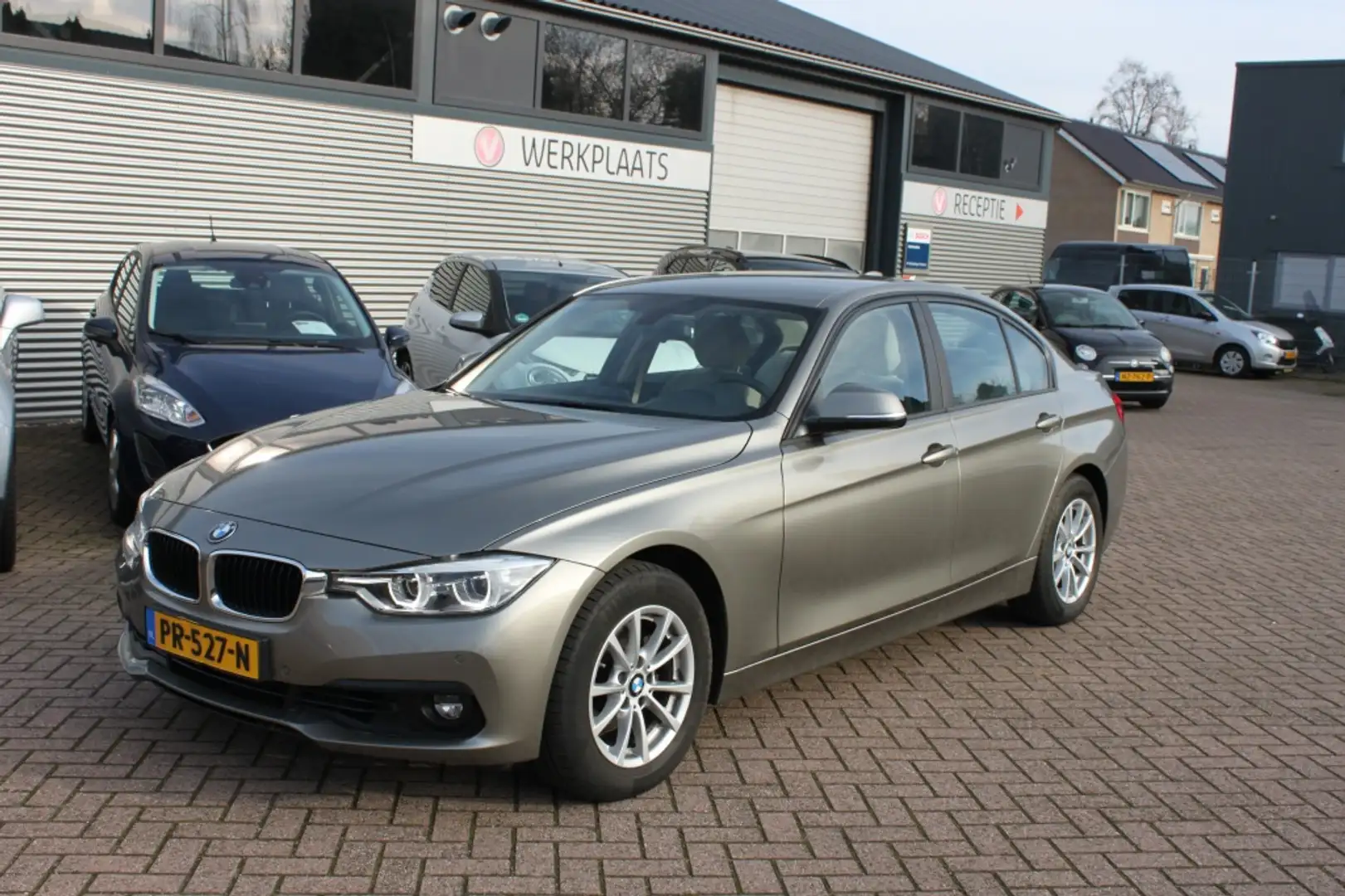 BMW 320 3-serie 320i Executive Gris - 2