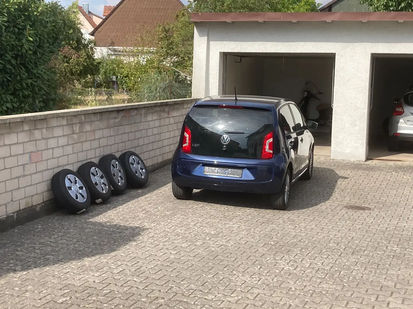 Volkswagen up! high Blau - 2