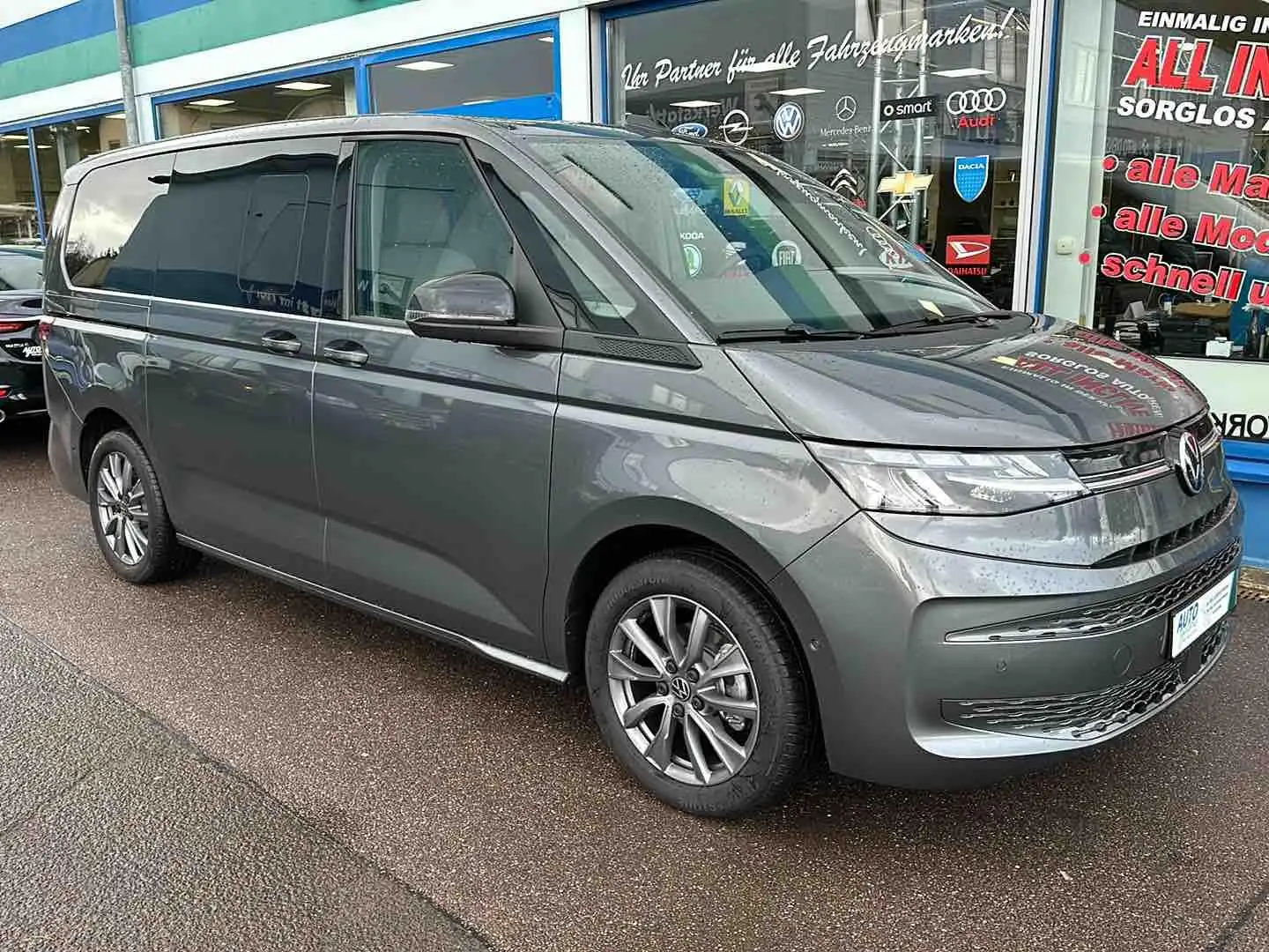 Volkswagen T7 Multivan 2.0 TDI Life lang Gris - 2
