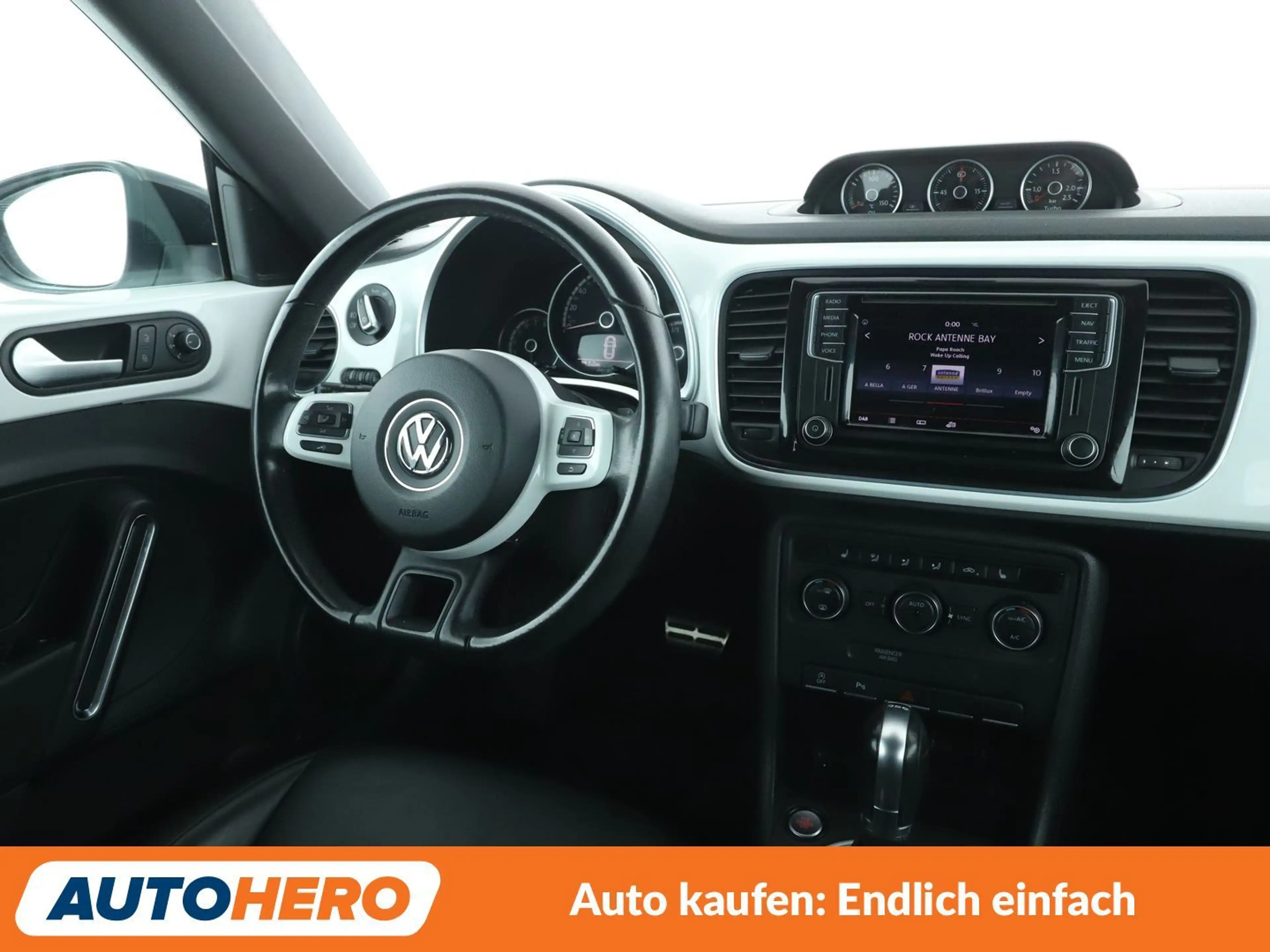 Volkswagen Beetle 2.0 TSI Sport BMT Aut. *NAVI*TEMPO*PDC*SHZ* — photo 13