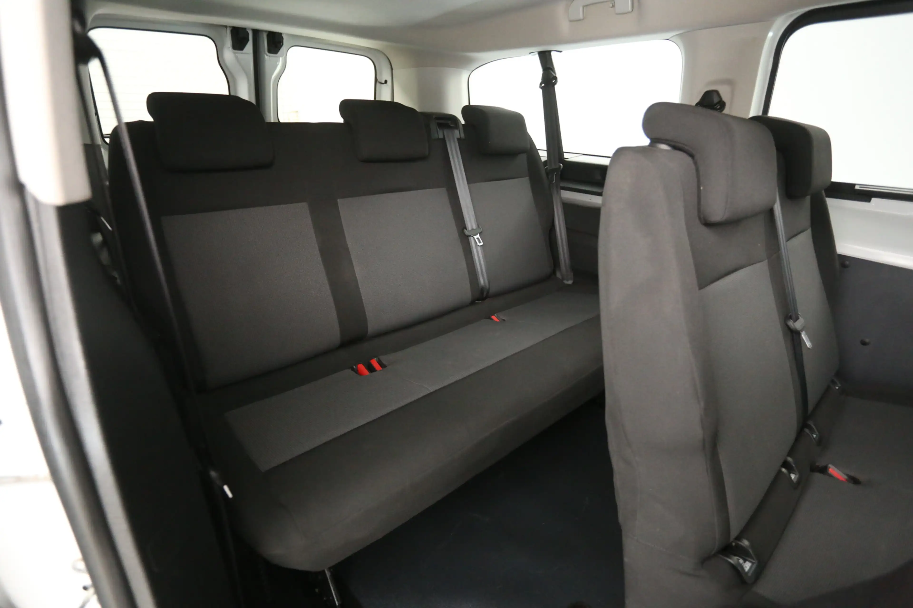 Peugeot e-Expert Kombi 75 kWh L3H1 8 Zits | Snelladen | SOH 90% | A — photo 14