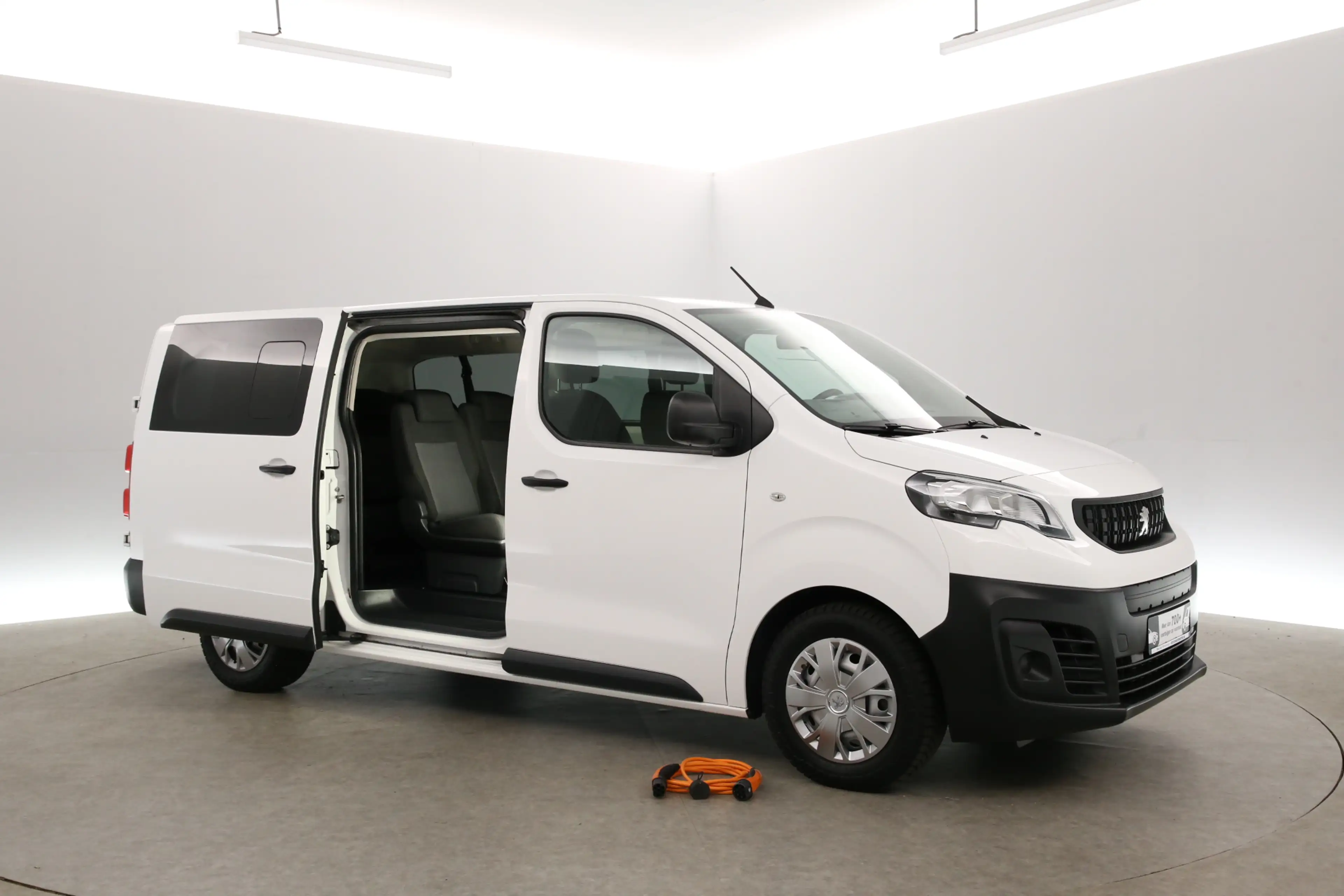 Peugeot e-Expert Kombi 75 kWh L3H1 8 Zits | Snelladen | SOH 90% | A — photo 8