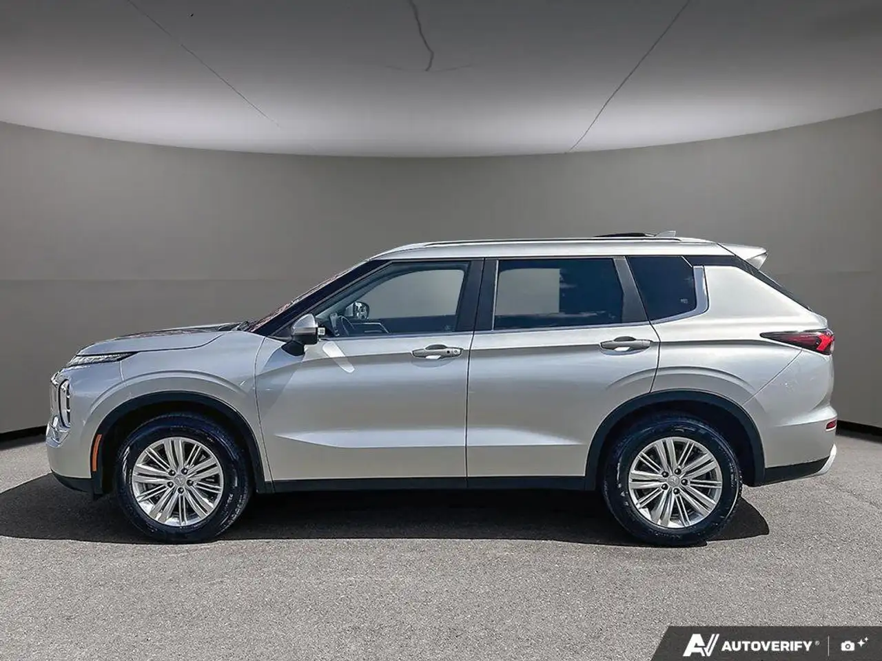 Mitsubishi Outlander снимка Mitsubishi Outlander