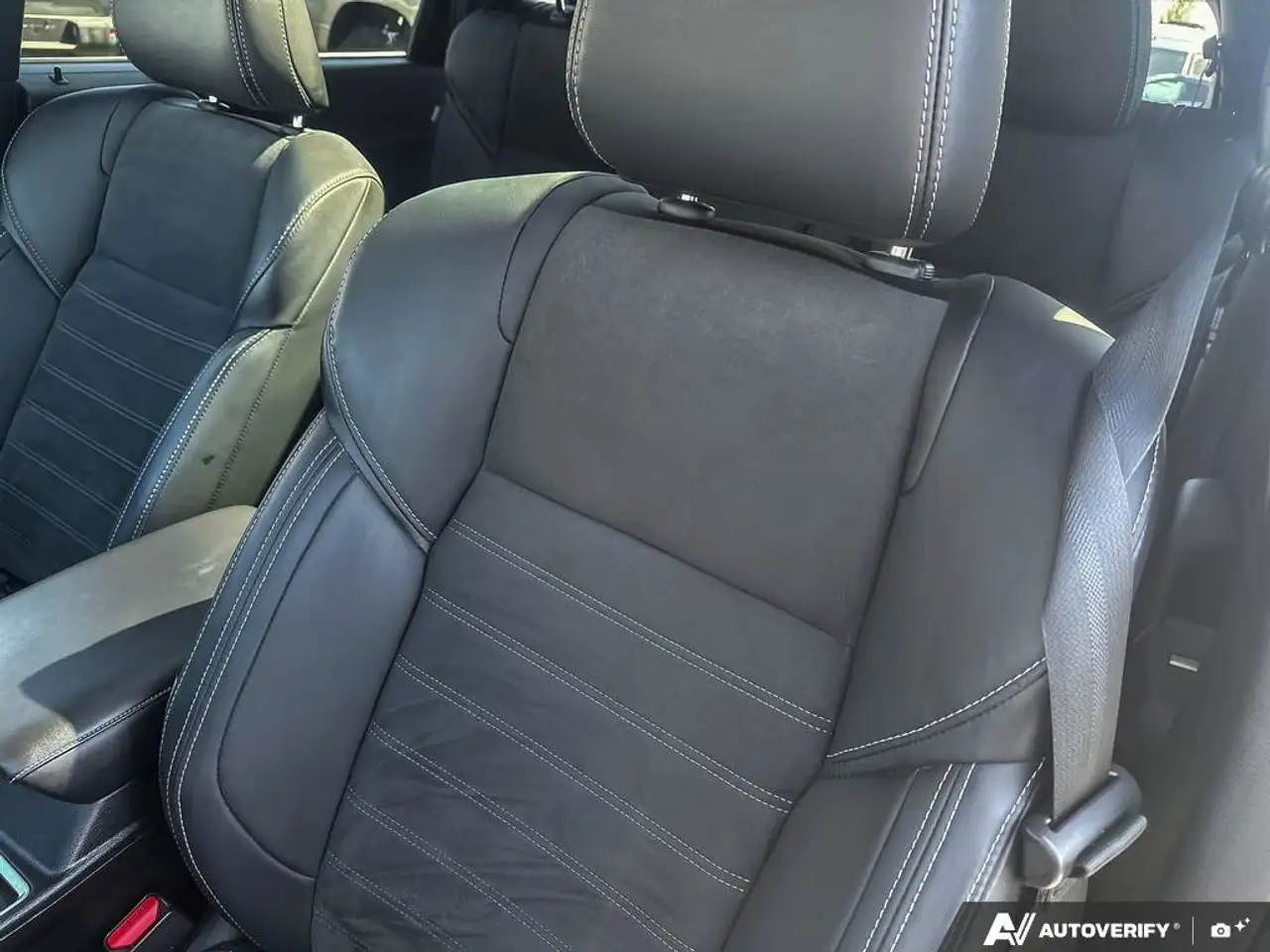 Mitsubishi Outlander снимка Mitsubishi Outlander