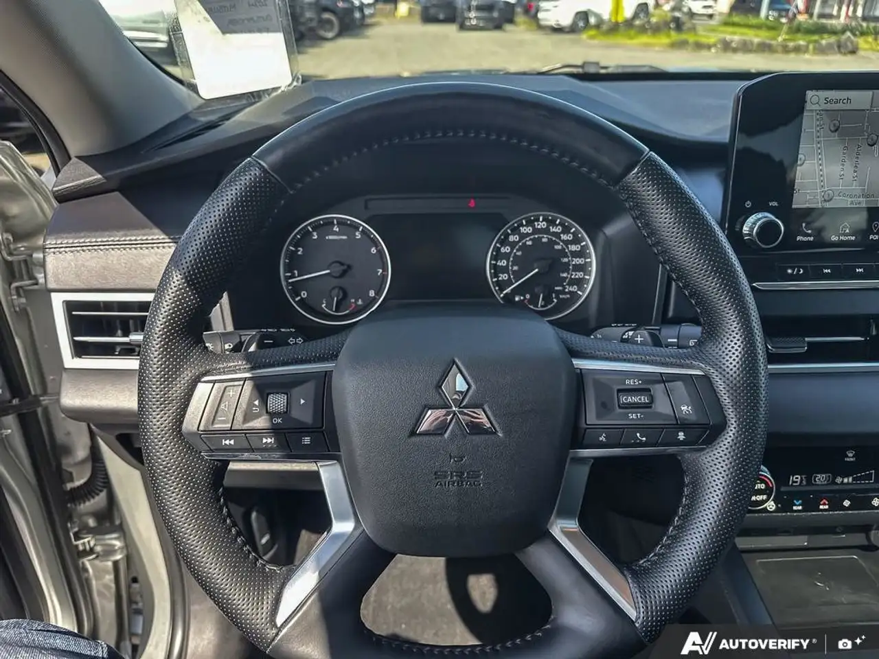 Mitsubishi Outlander снимка Mitsubishi Outlander