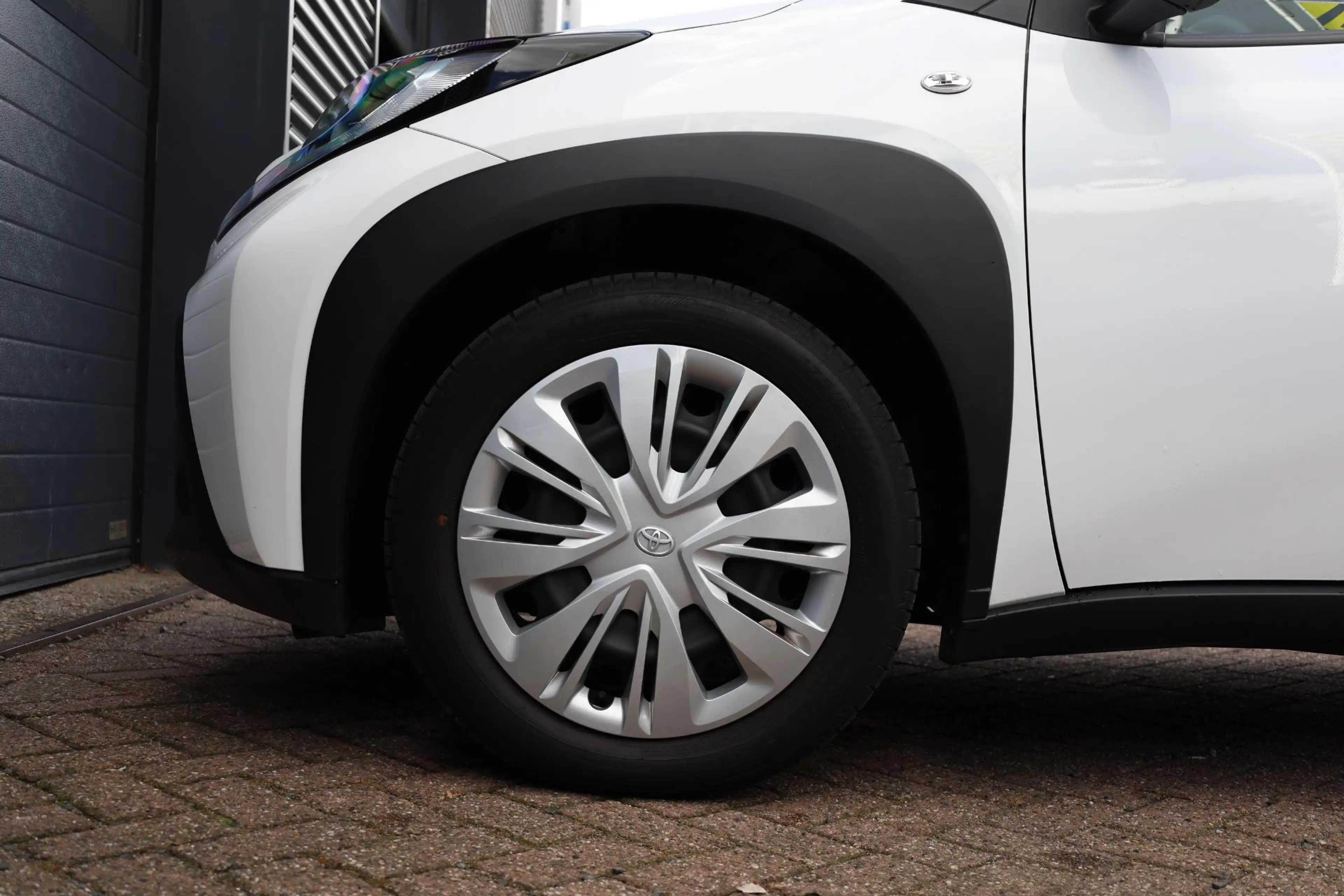 Toyota Aygo X 1.0 VVT-i S-CVT Play — photo 10