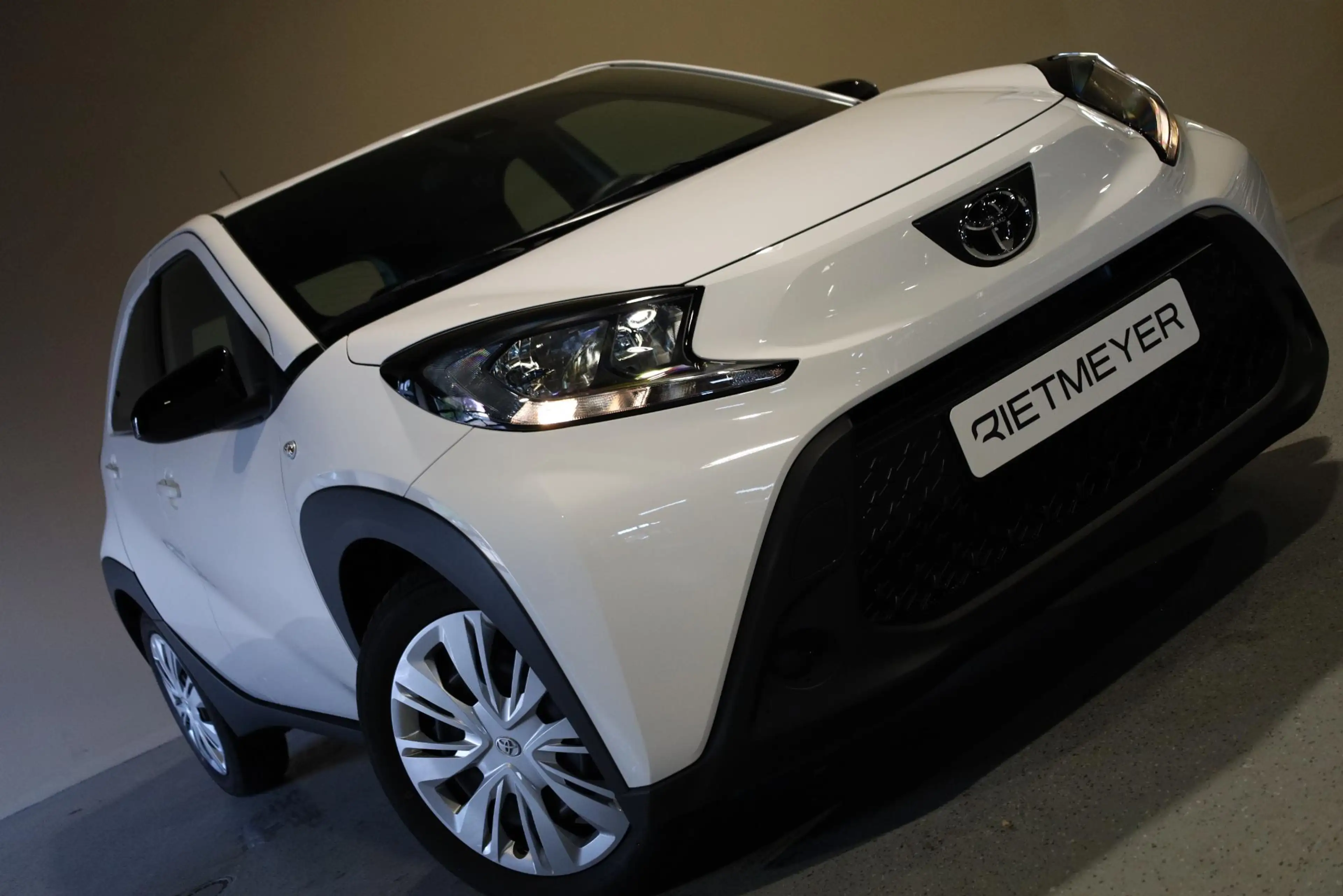 Toyota Aygo X 1.0 VVT-i S-CVT Play — photo 17