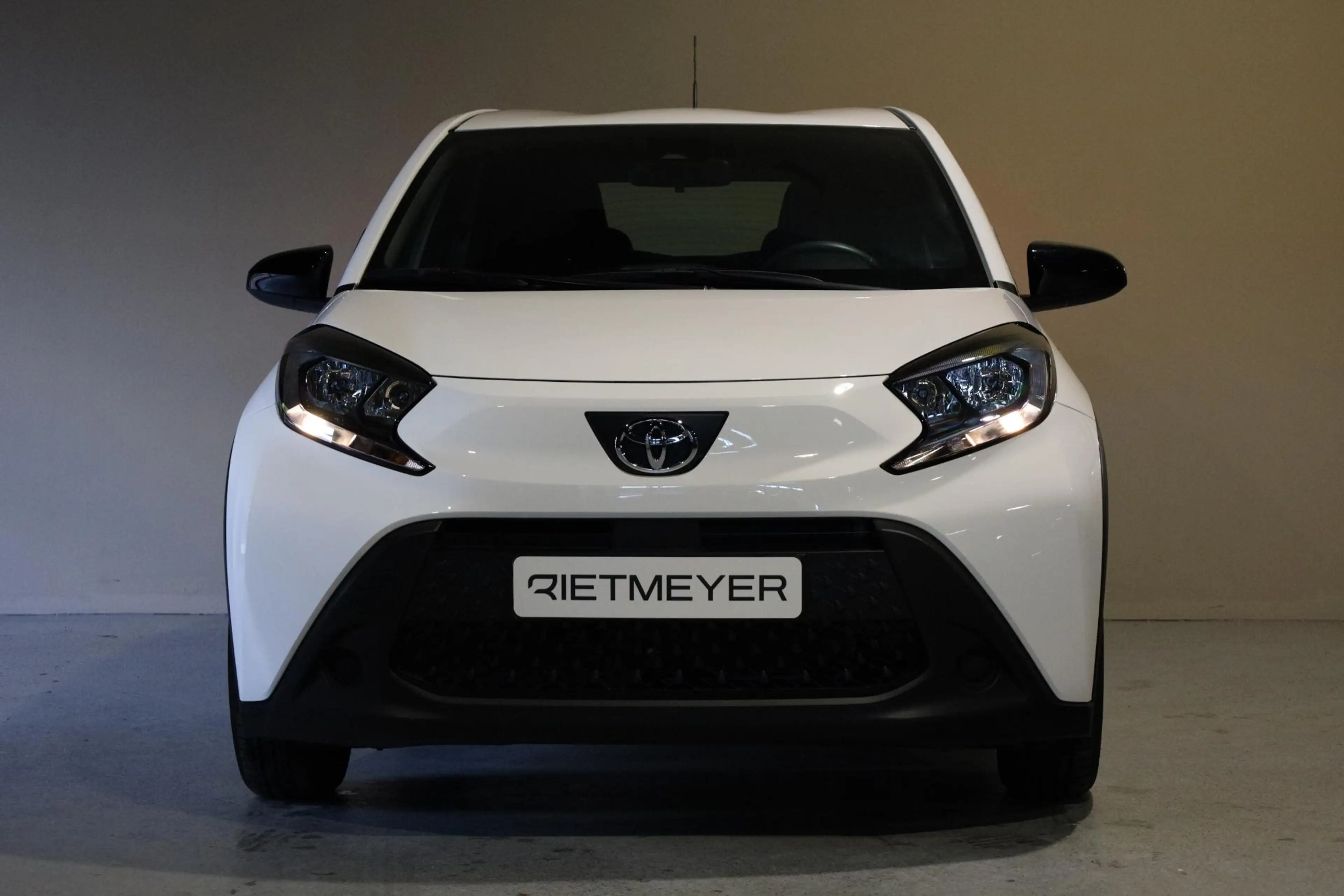 Toyota Aygo X 1.0 VVT-i S-CVT Play — photo 4